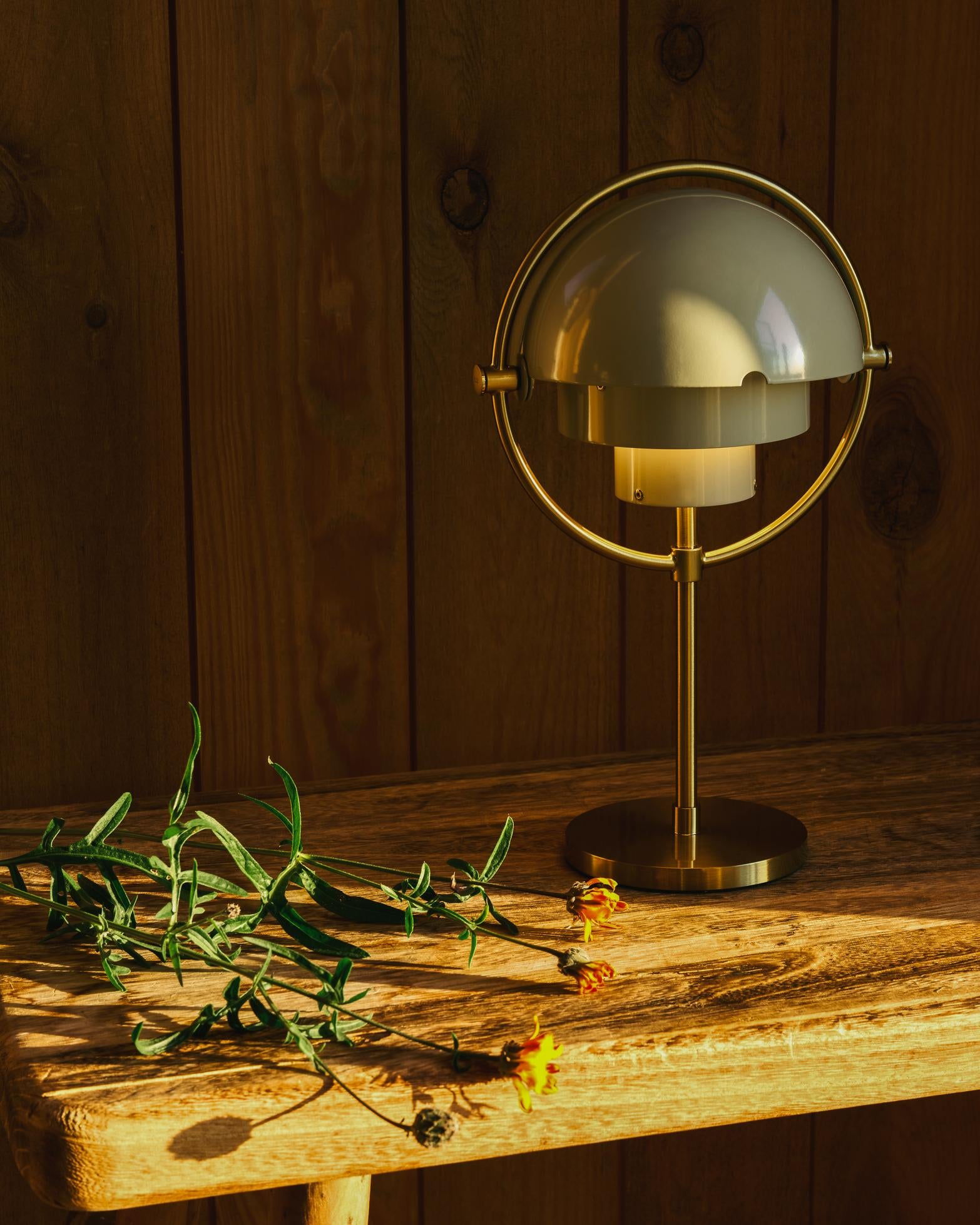 MULTI-LITE grüne tragbare Lampe mit Chromsockel