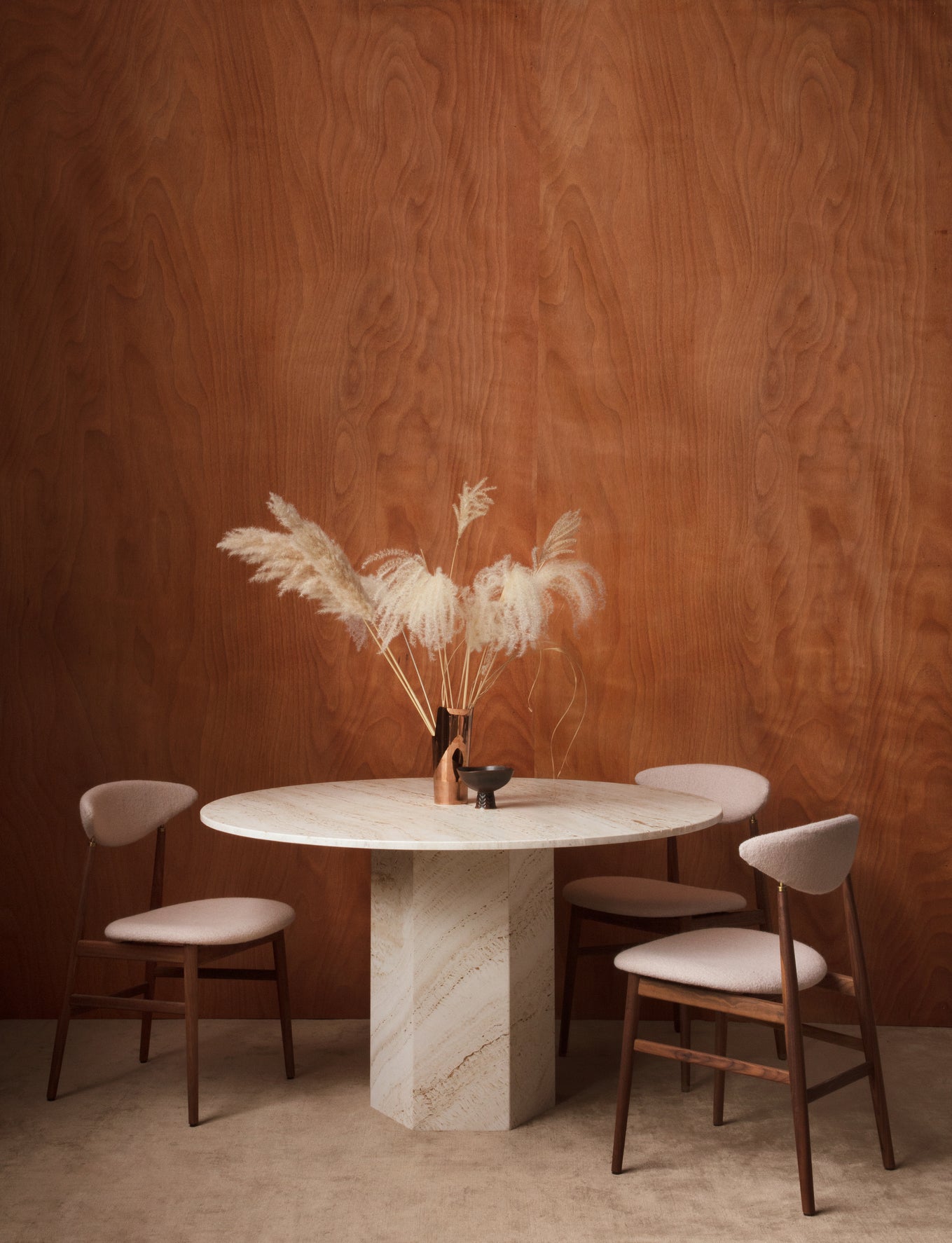 EPIC Cream Round Table Travertine