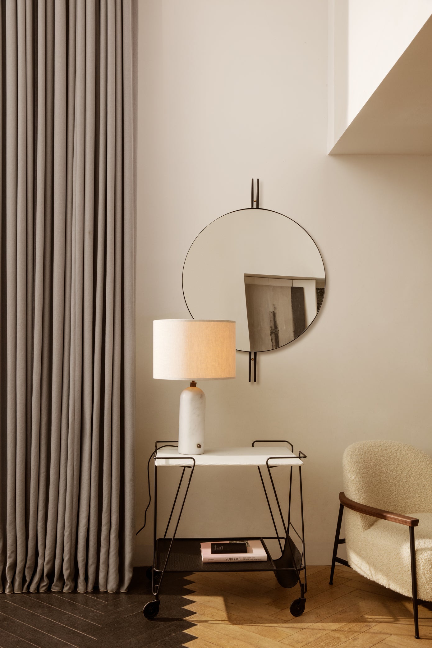 Tischlampe GRAVITY weiß mit Marmor