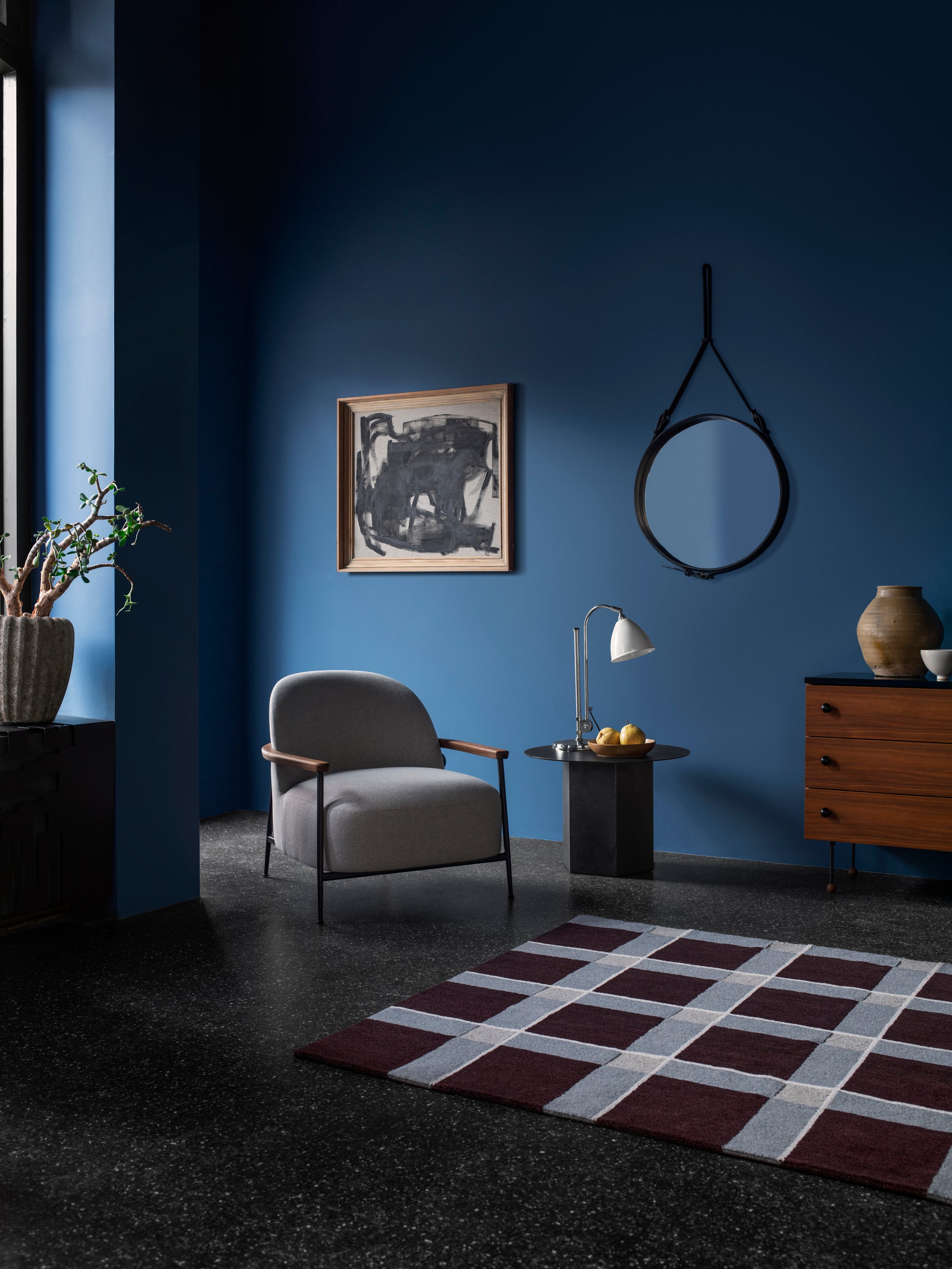 Kommode 62 in Nussbaum furniert