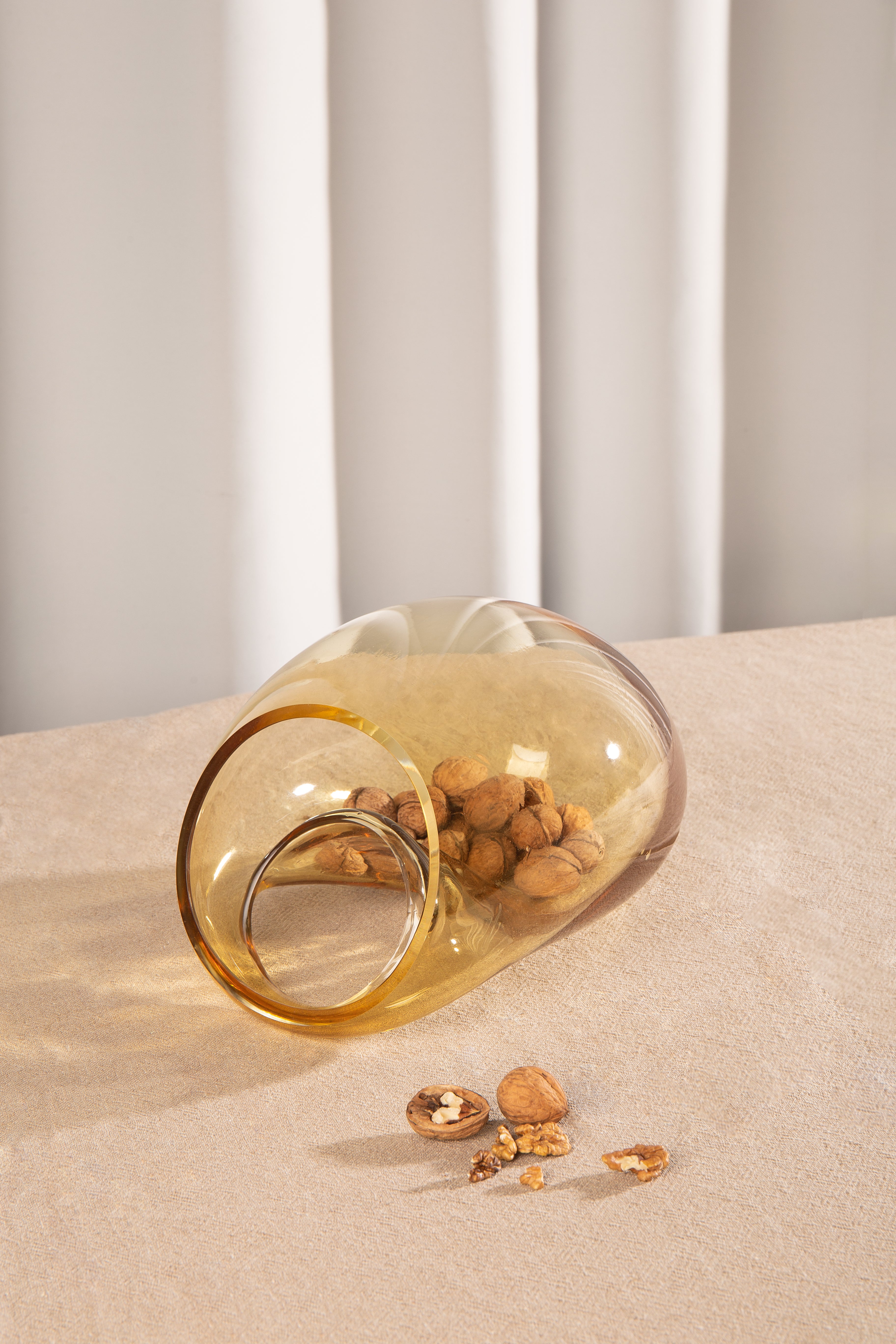 GUTTA BOON amber vase with black