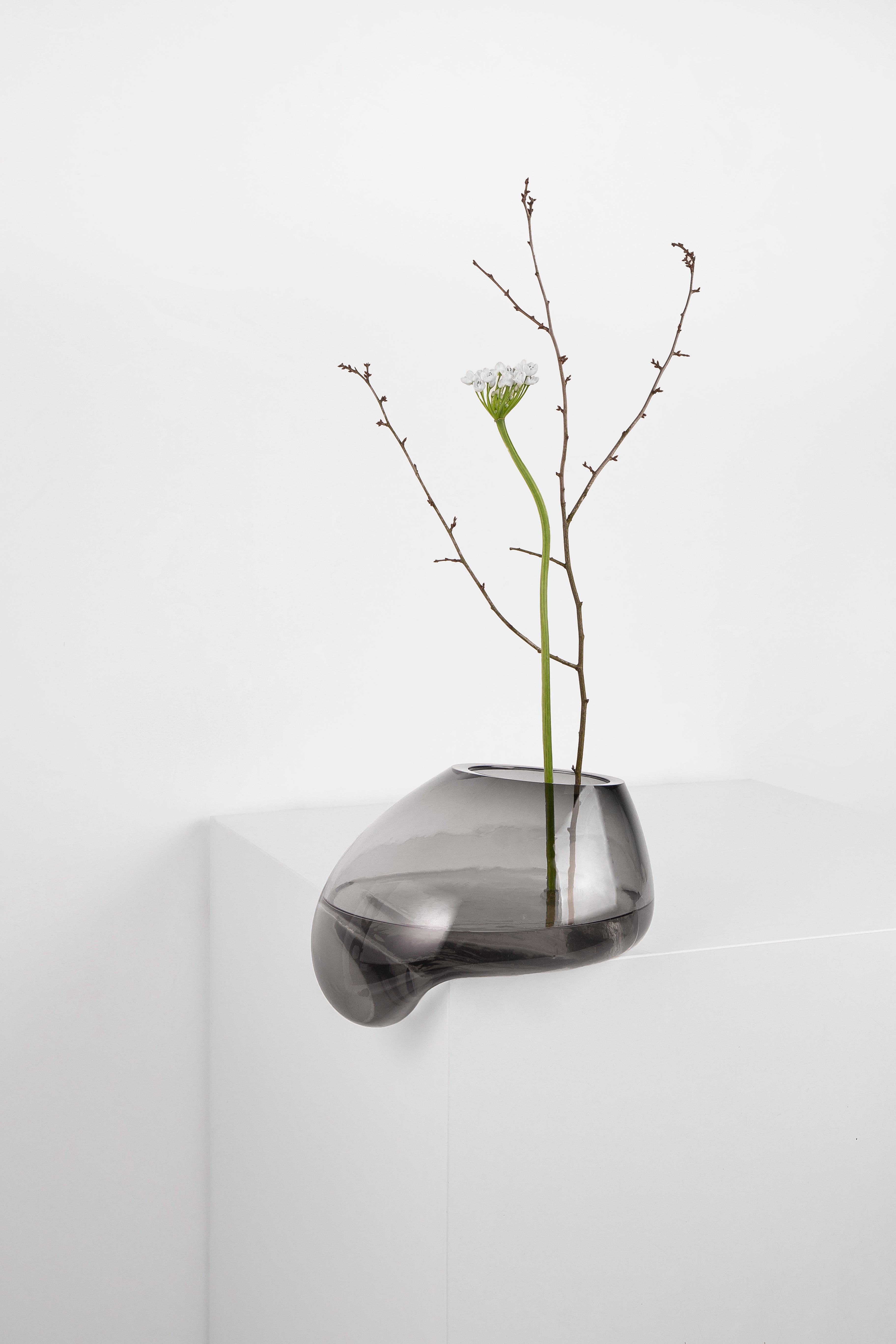 GUTTA Vase gray glass