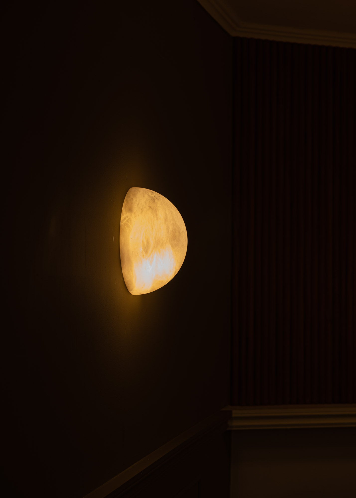 HAVENO Wall Lamp White Alabaster