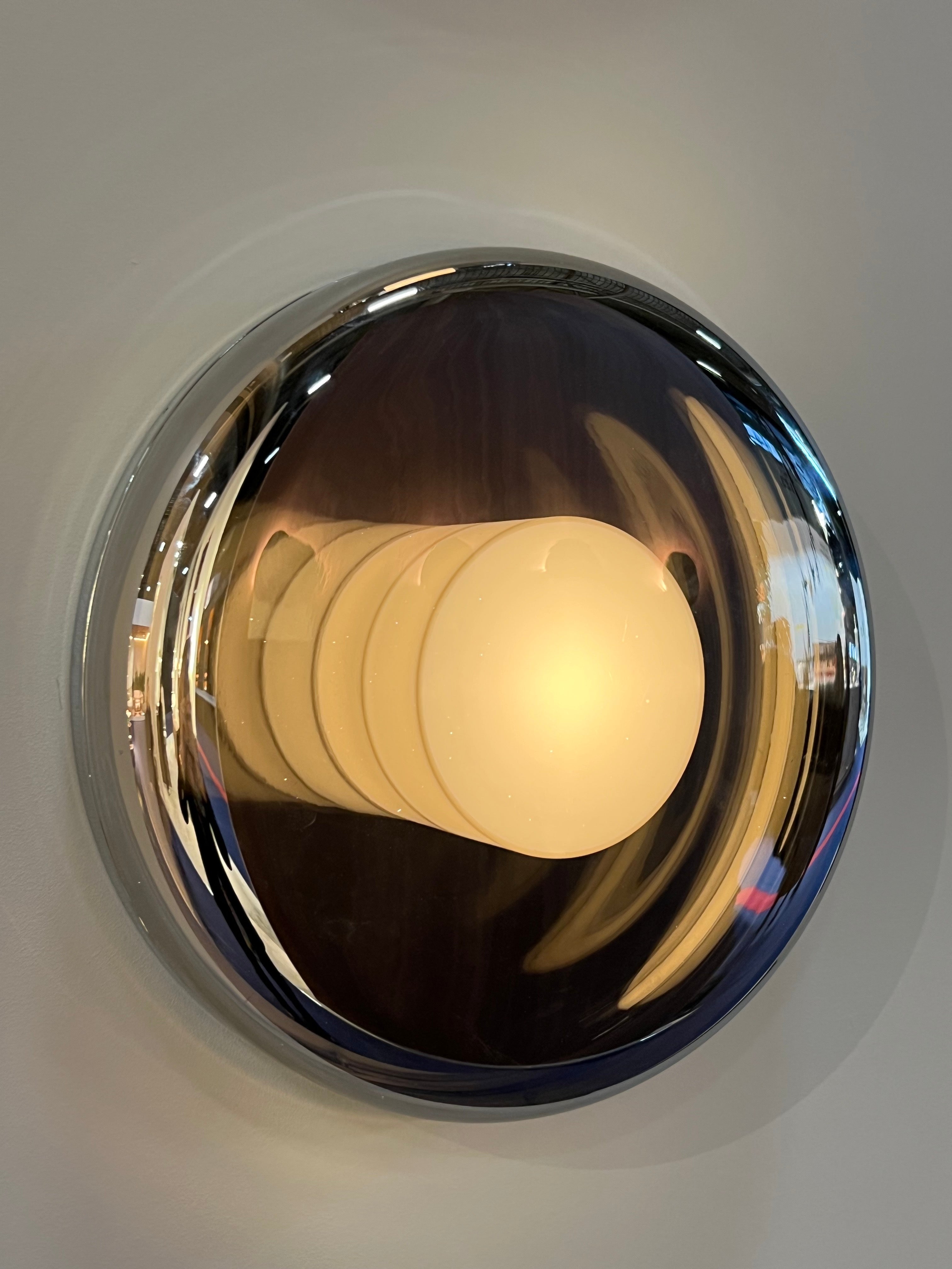 Wandleuchte ENDLESS mit beschichtetem Glas