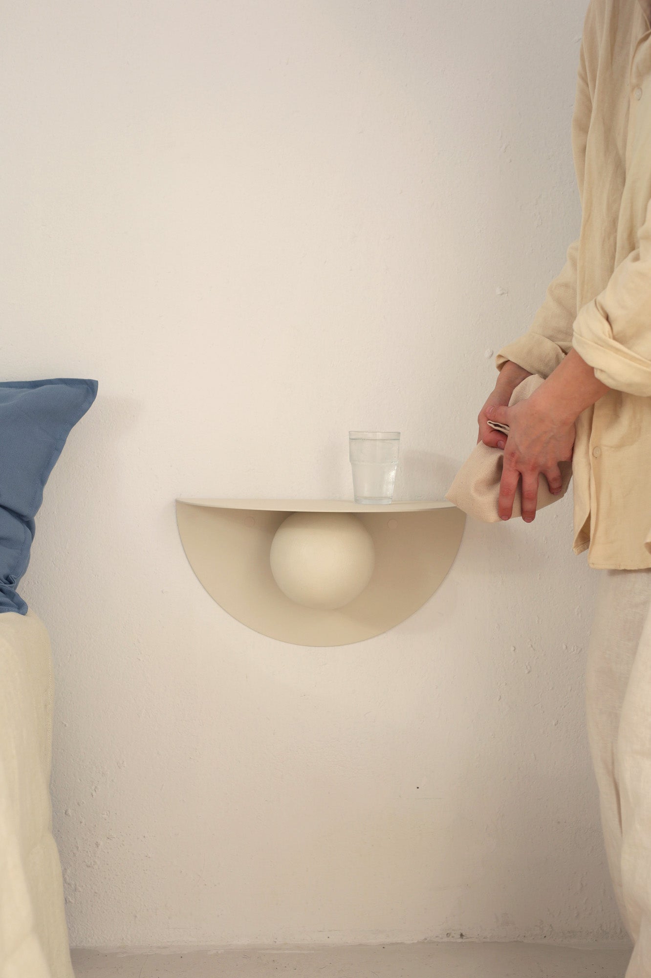 Wall shelf POP in steel and wood