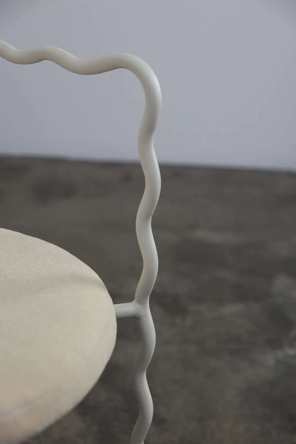 SAGE VAGUE Armchair upholstered with a metal base