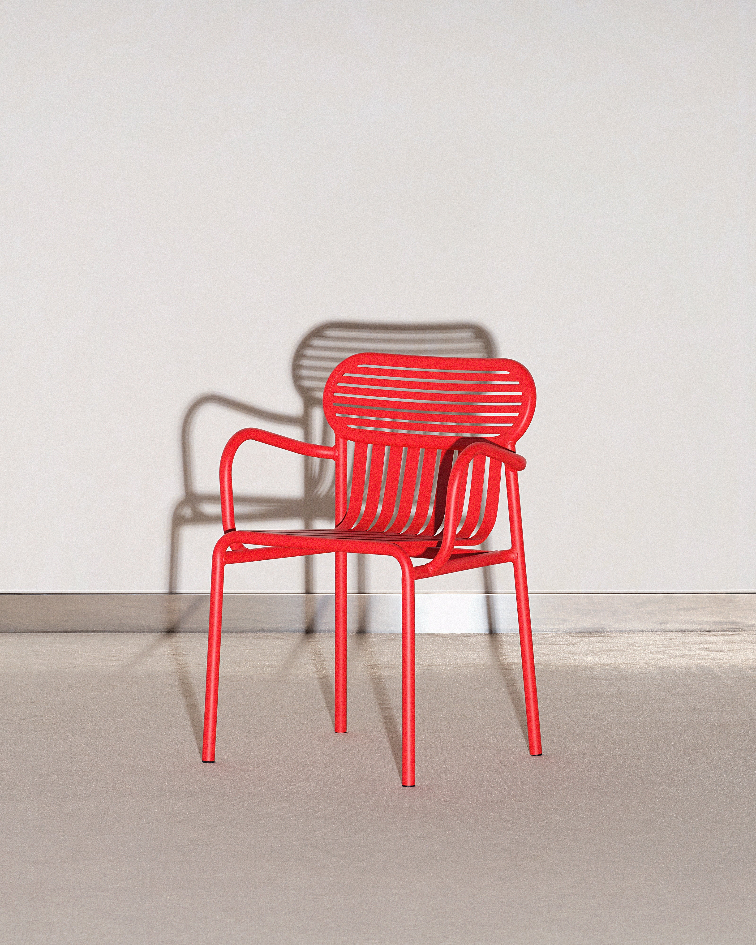 WEEK-END Red Garden Chair with Armrests