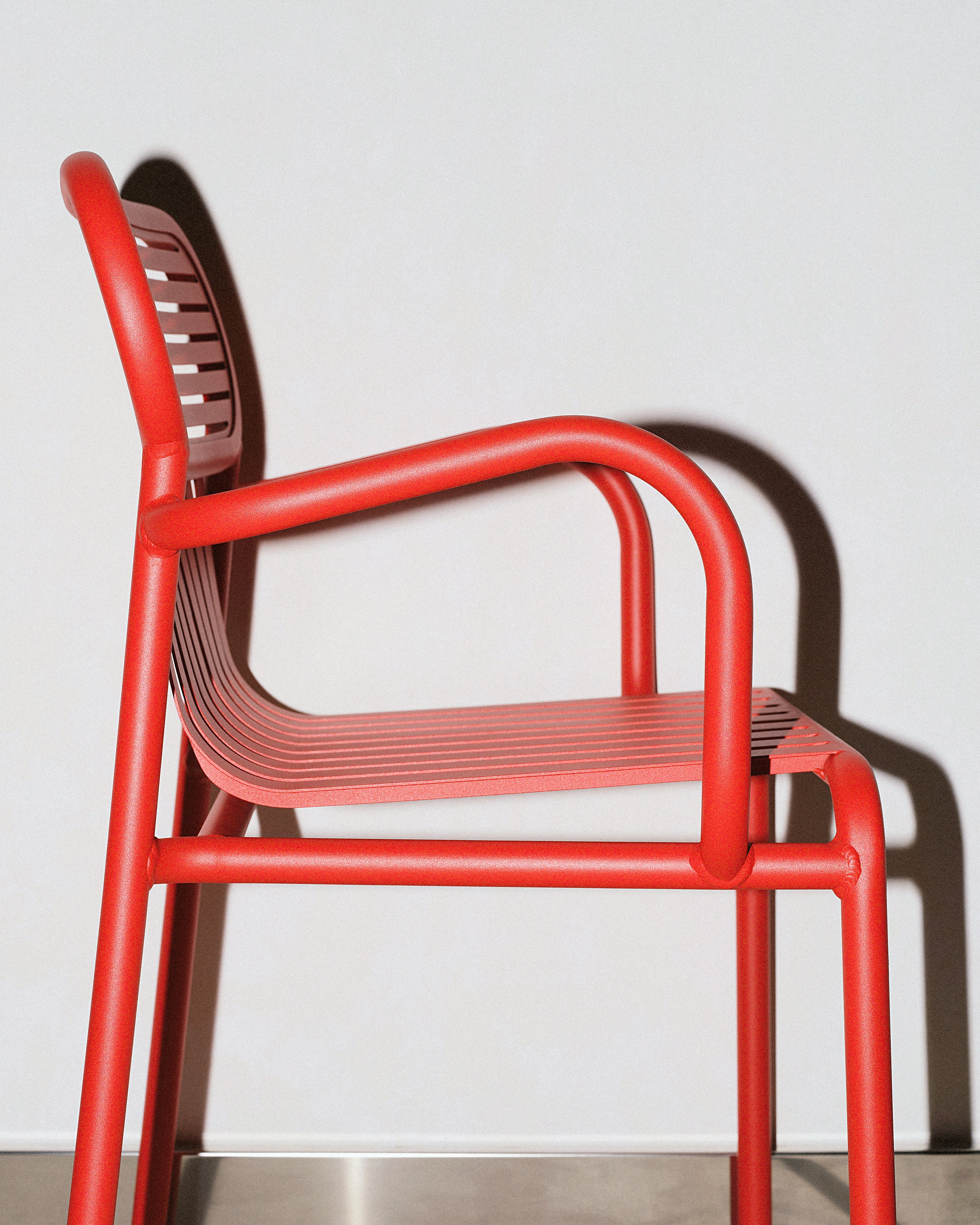 WEEK-END Red Garden Chair with Armrests
