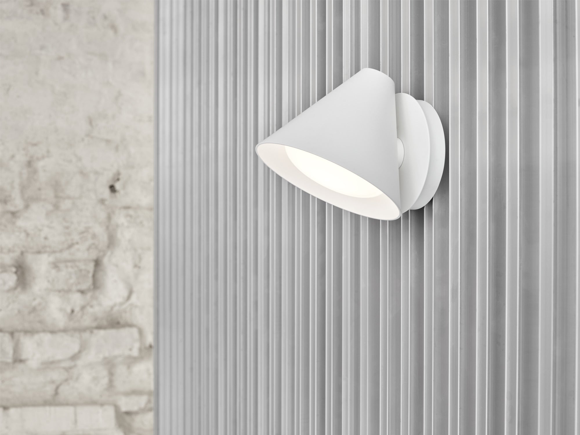 Lampa ścienna KEGLEN biały