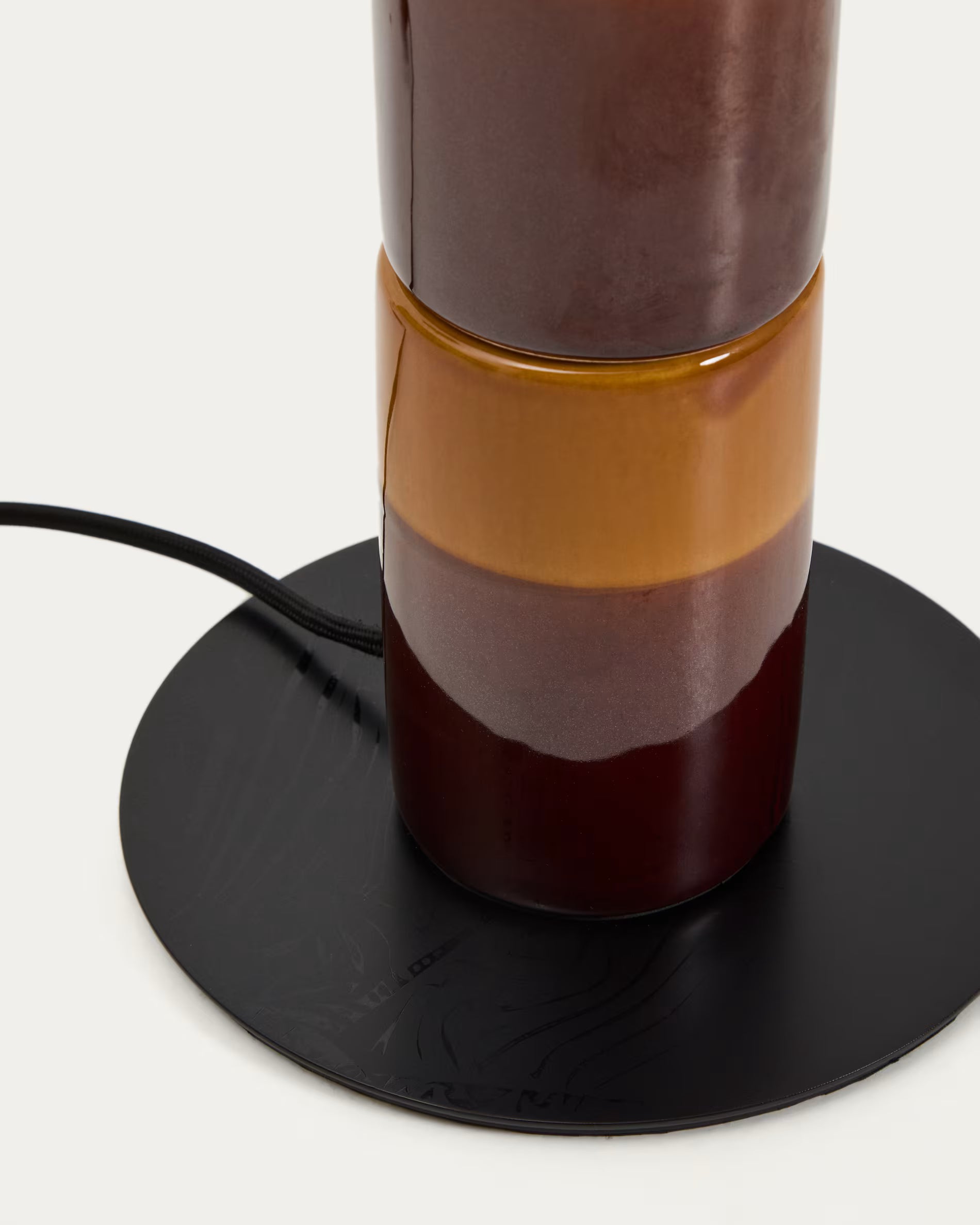 Tischlampe MAVRAN braun mit senfgelber Farbe
