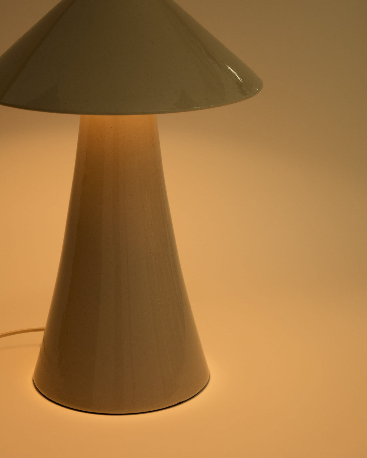 Lampa stołowa CEREN beżowa ceramika – ujęcie 9