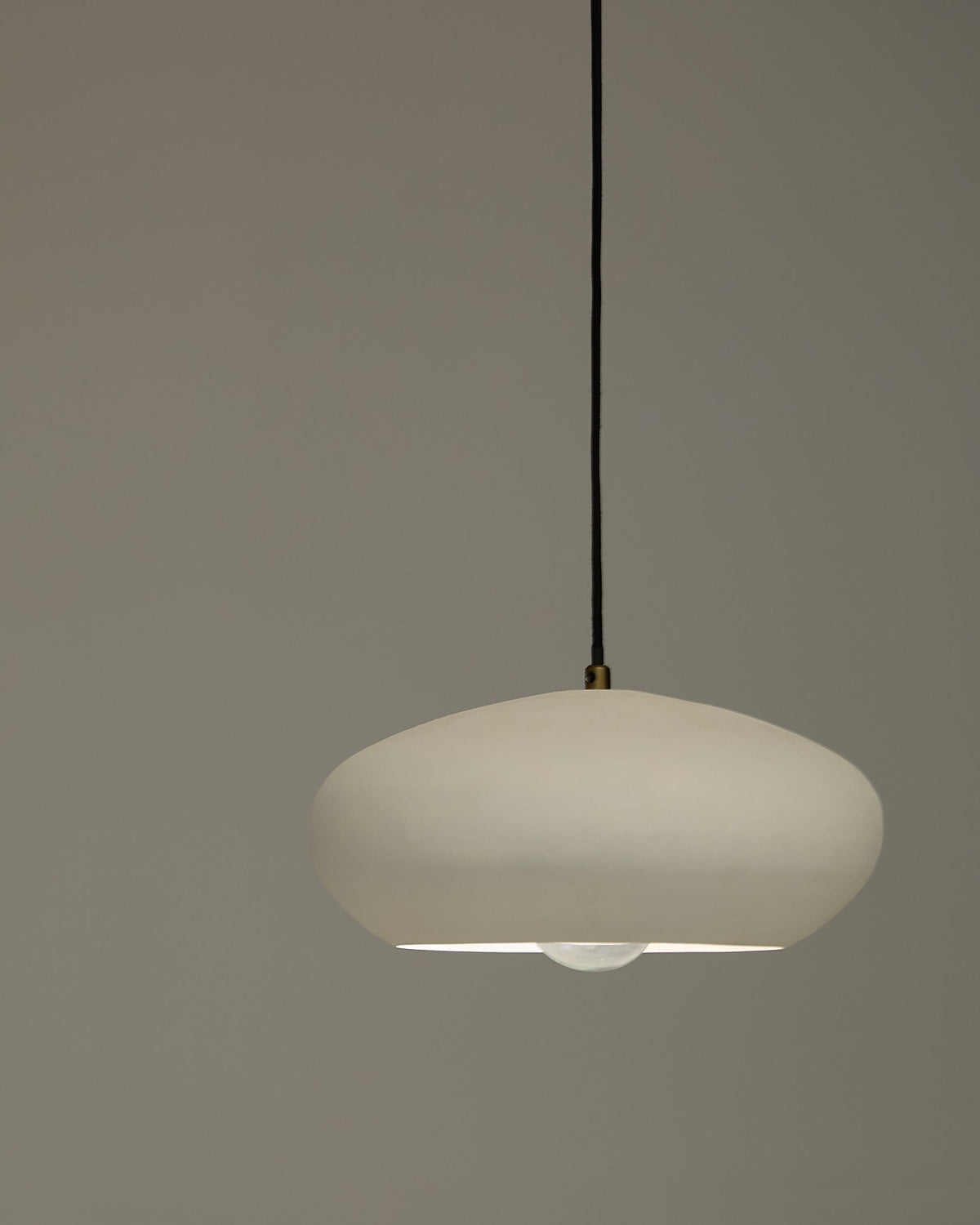 Lampa wisząca INDA biały metal – ujęcie 5