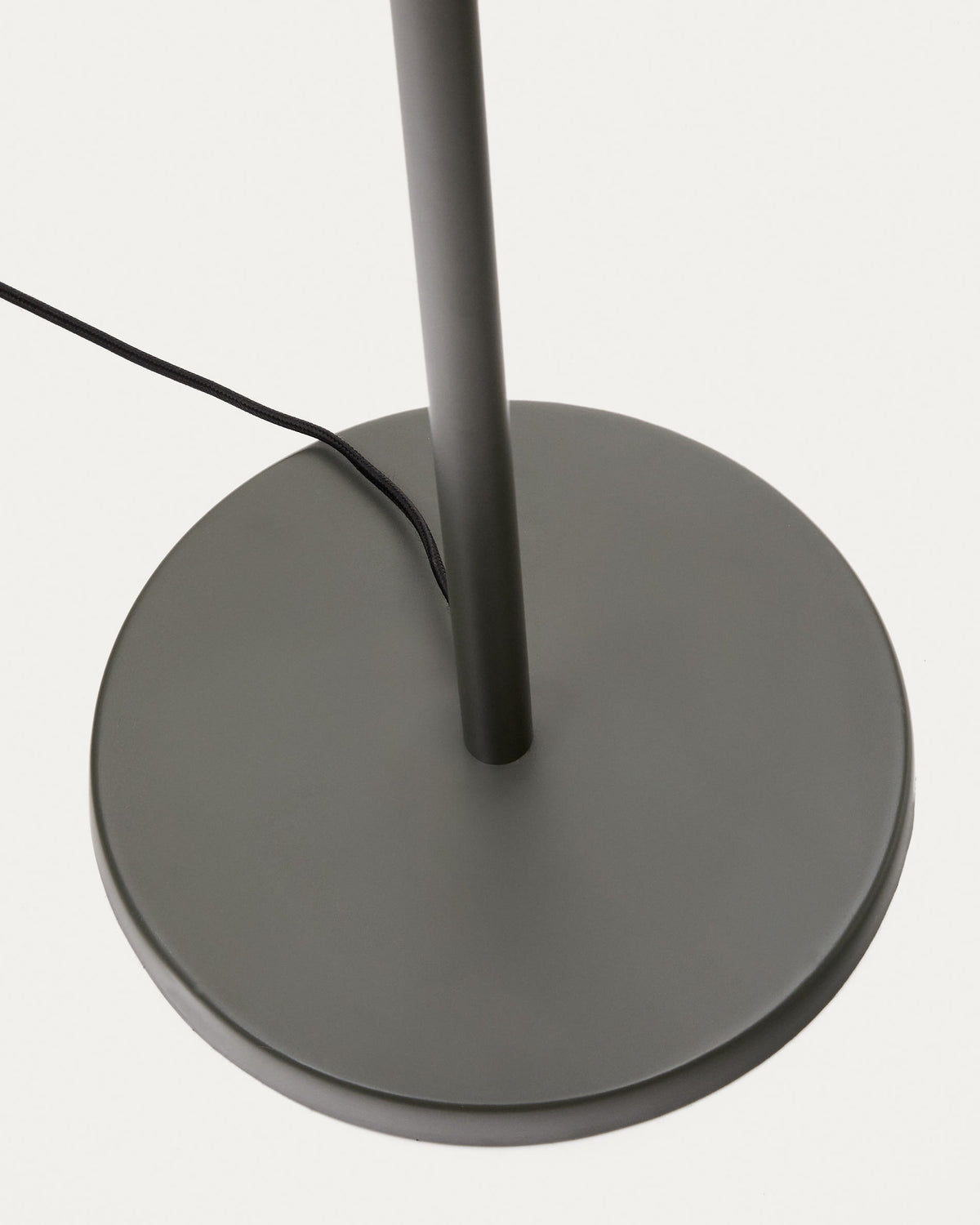 Lampa podłogowa NAVAT zielony metal – ujęcie 6