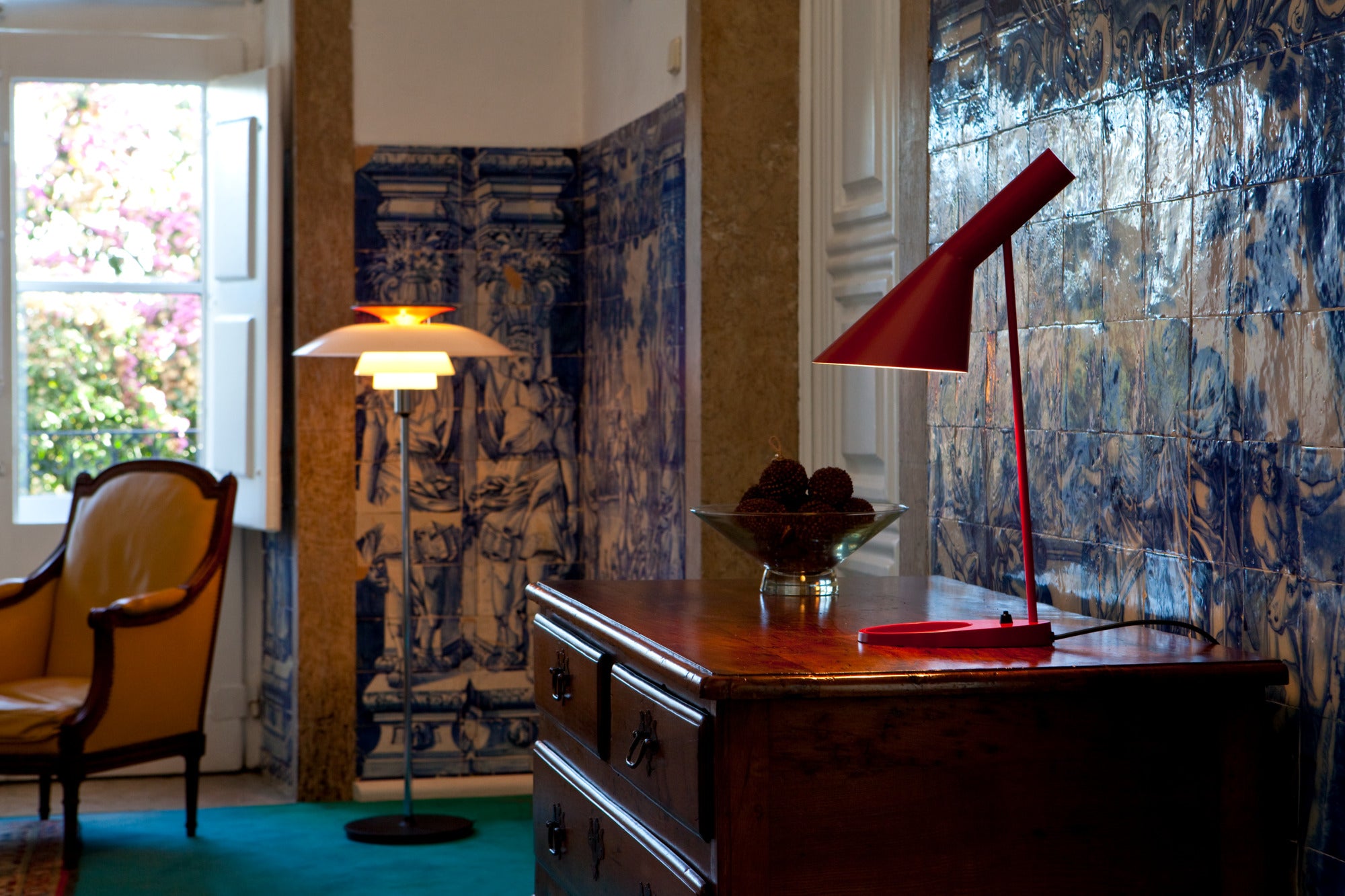 PH 80 white floor lamp with chrome base