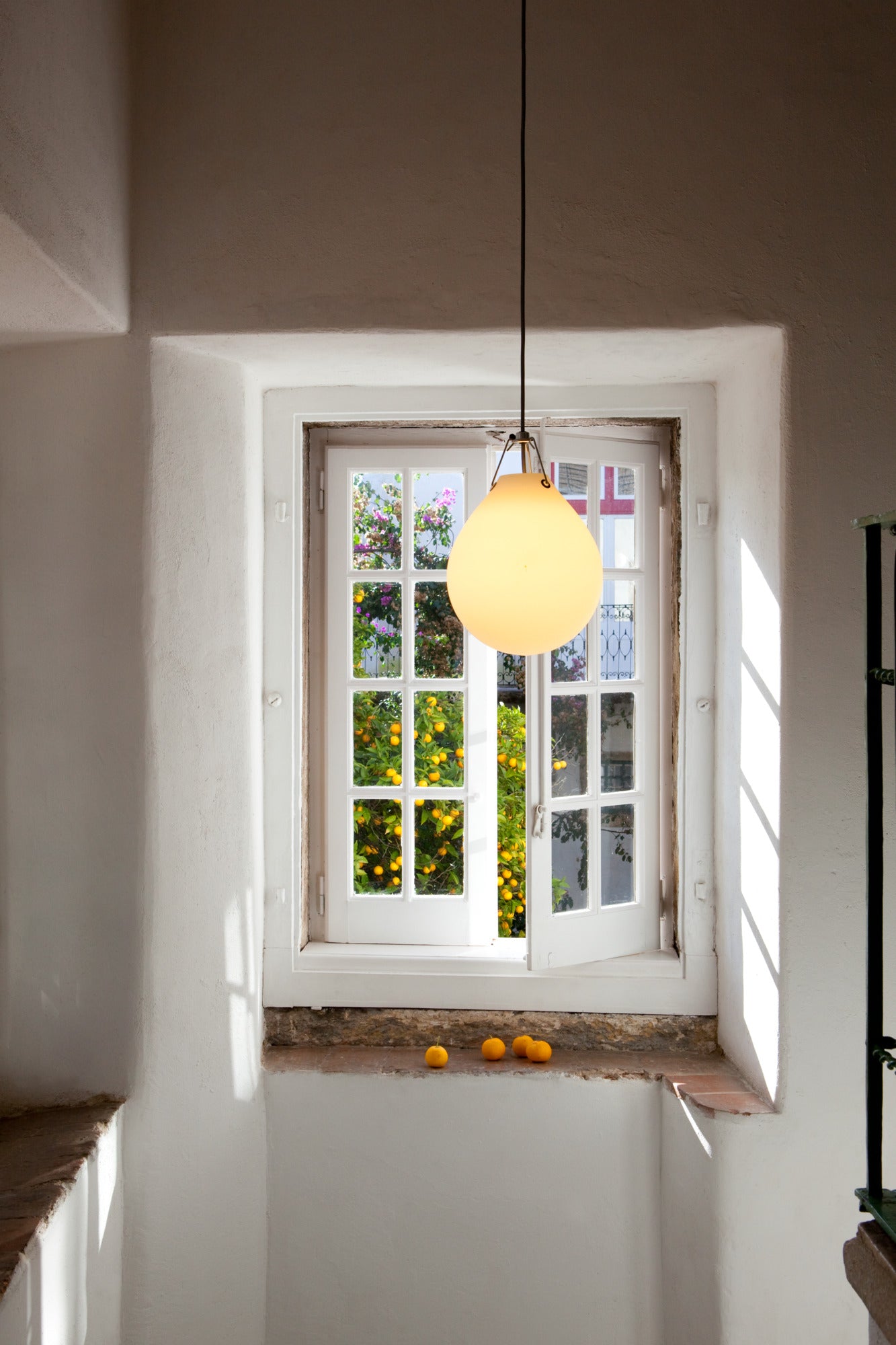 MOSER white pendant lamp
