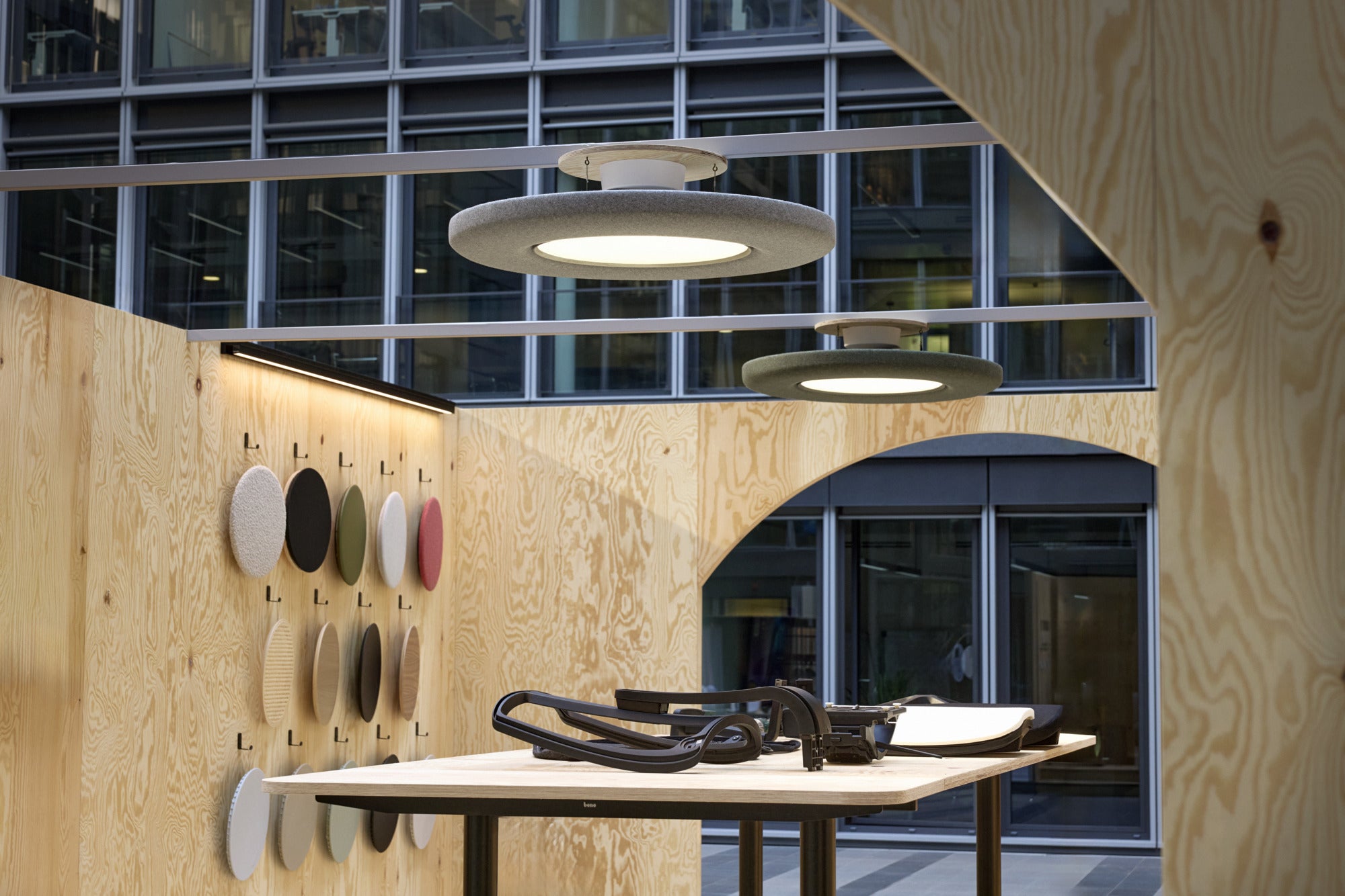 Pendelleuchte LP SLIM ACOUSTIC mit weißem Rand