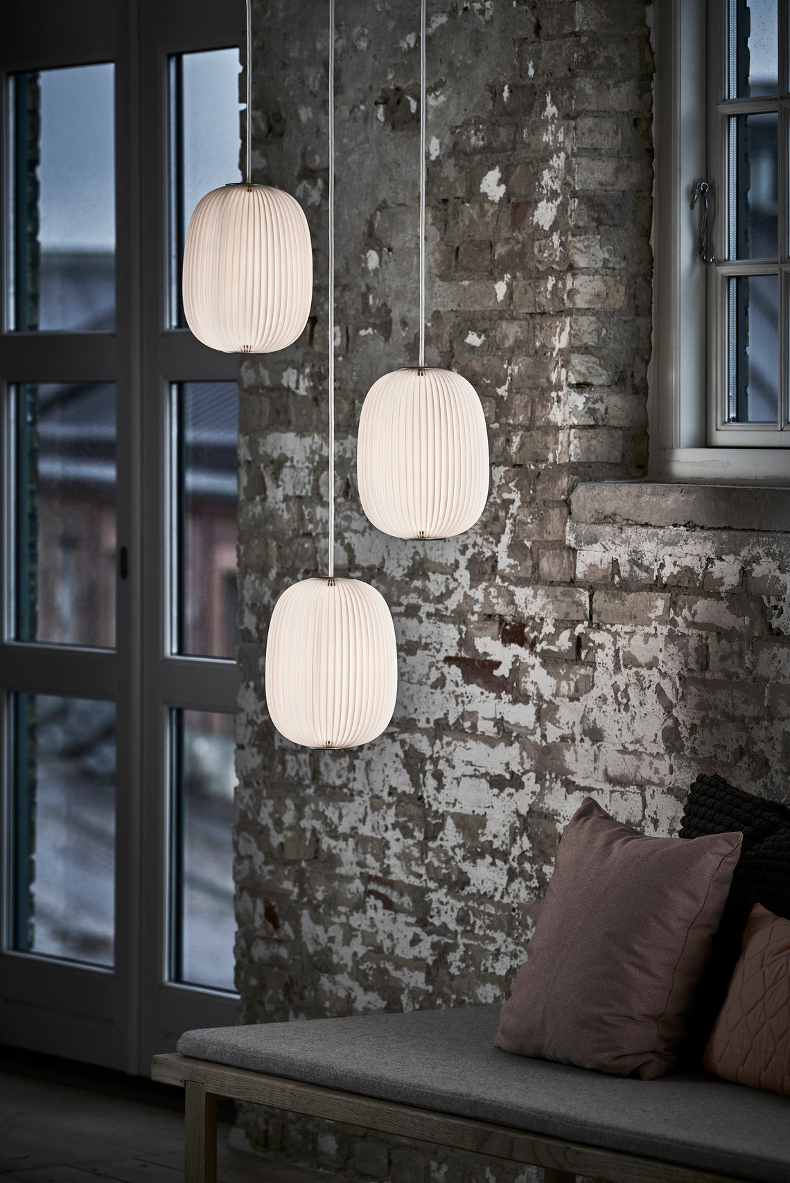 Hanging Lamp MODEL 135 LAMELLA 4 white with gold detail