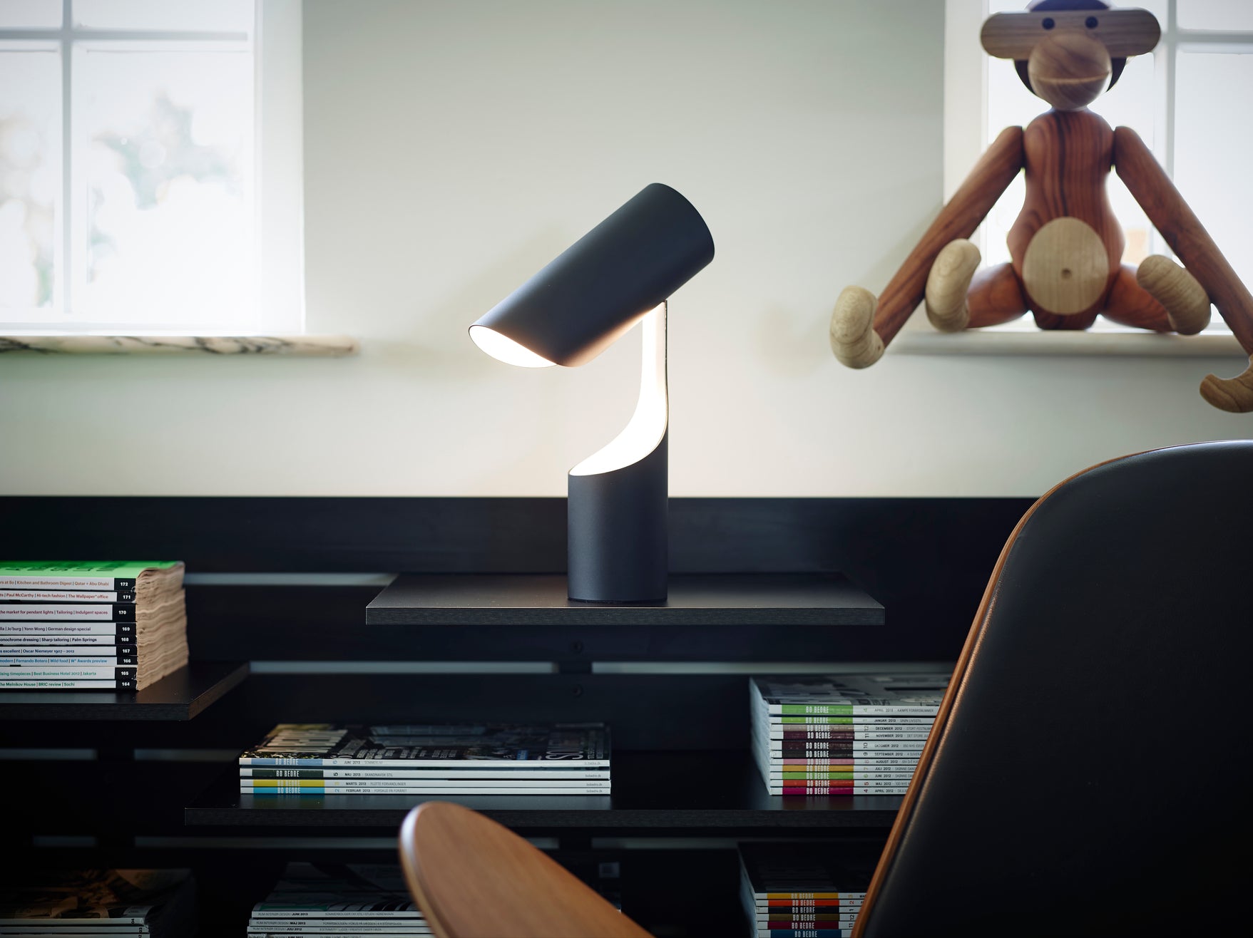 Table Lamp MODEL 353 MUTATIO black