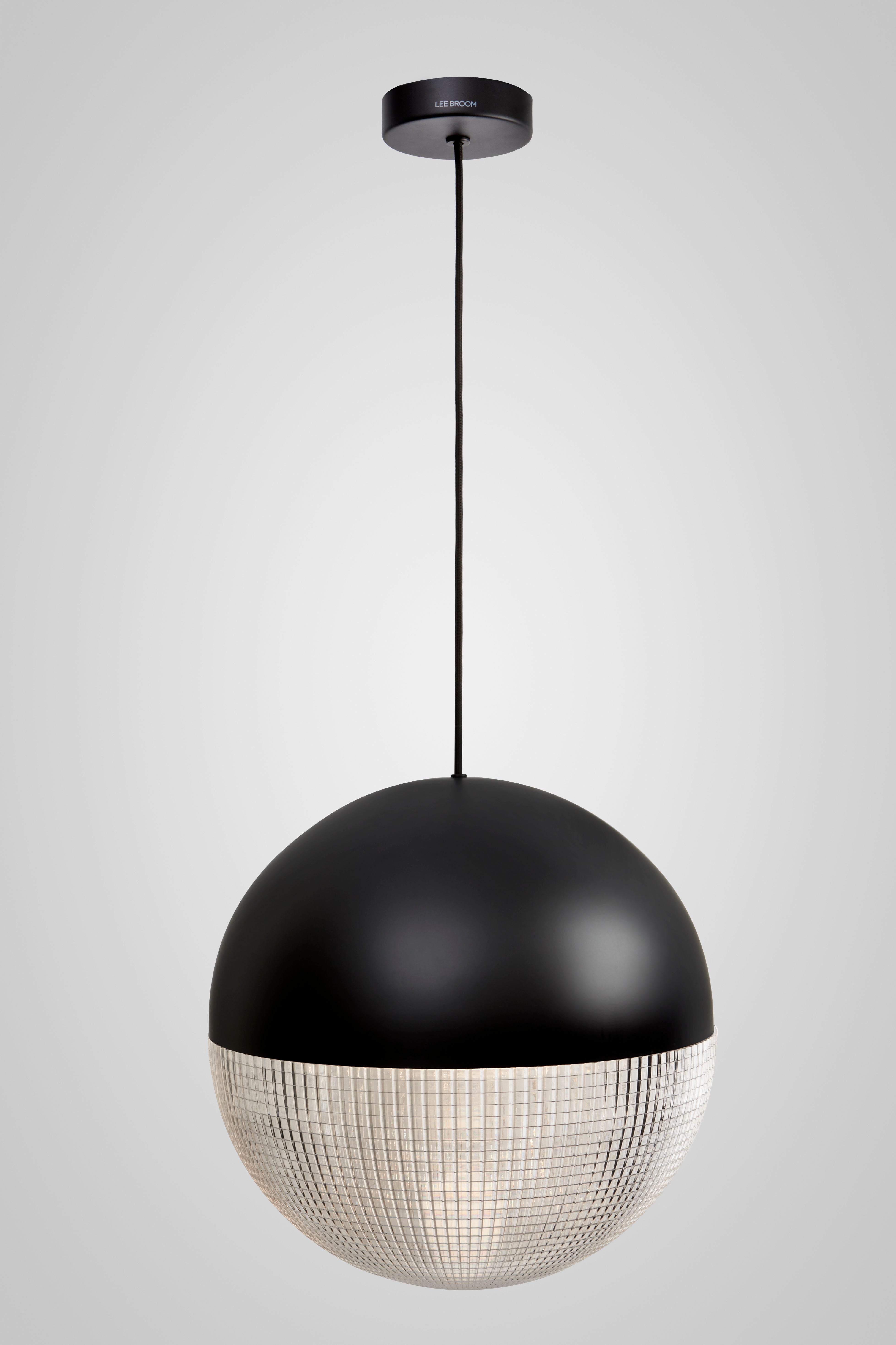 LENS FLAIR Pendant Lamp in Matte Black