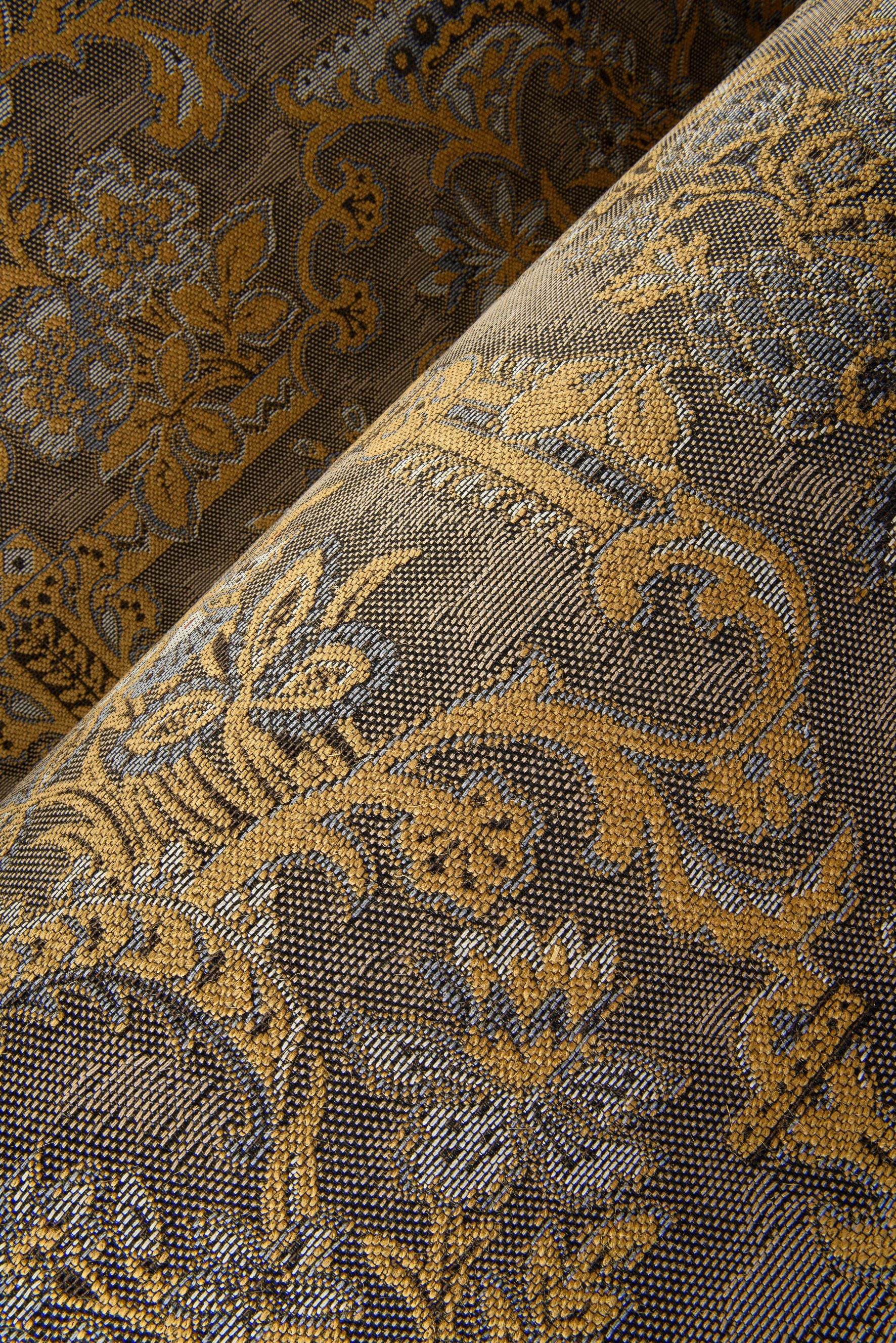 Textile wallpaper with a botanical motif BROCADE red with brown