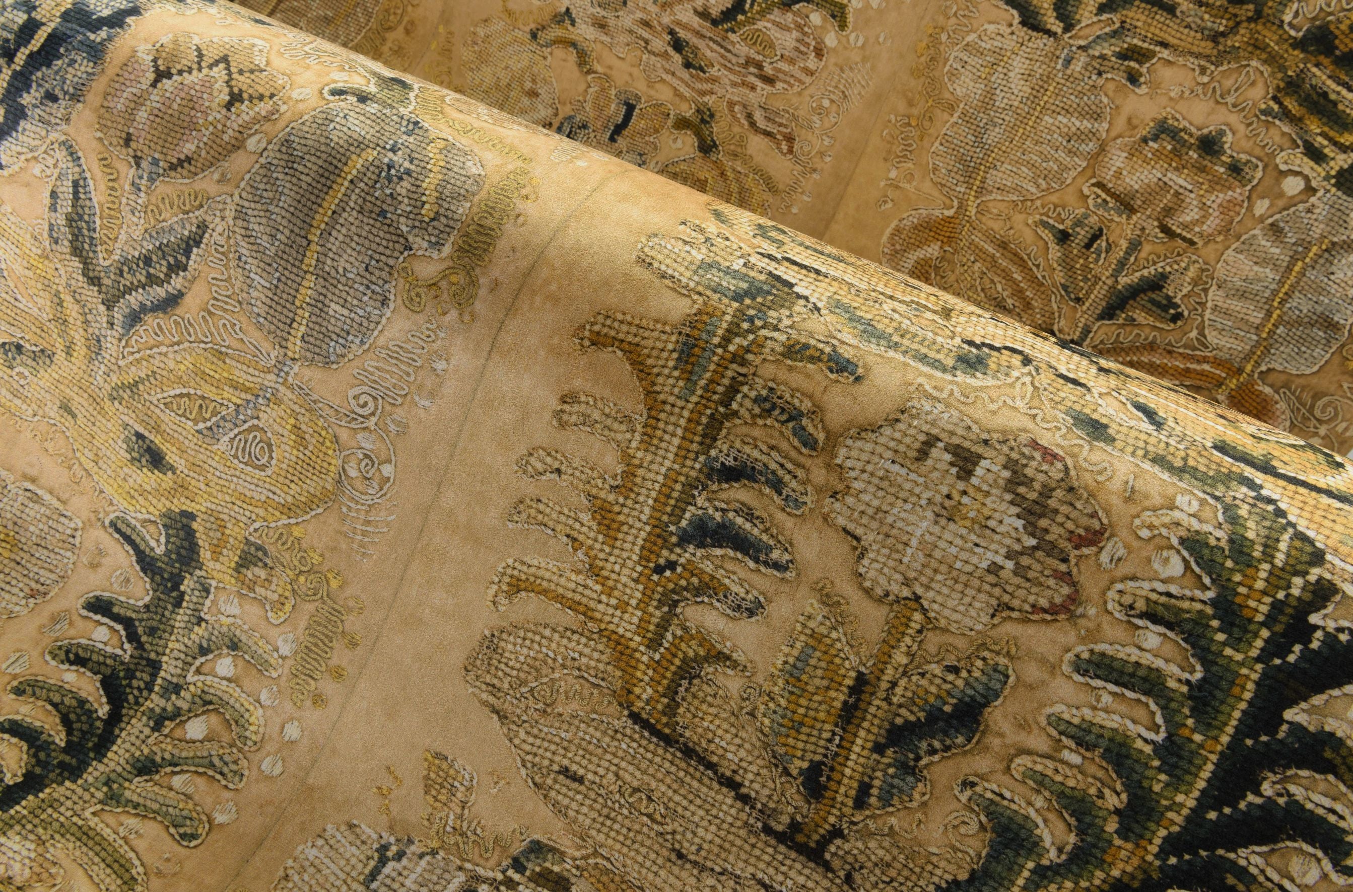 Textile wallpaper with a plant motif ORNAMENT dark gold with green