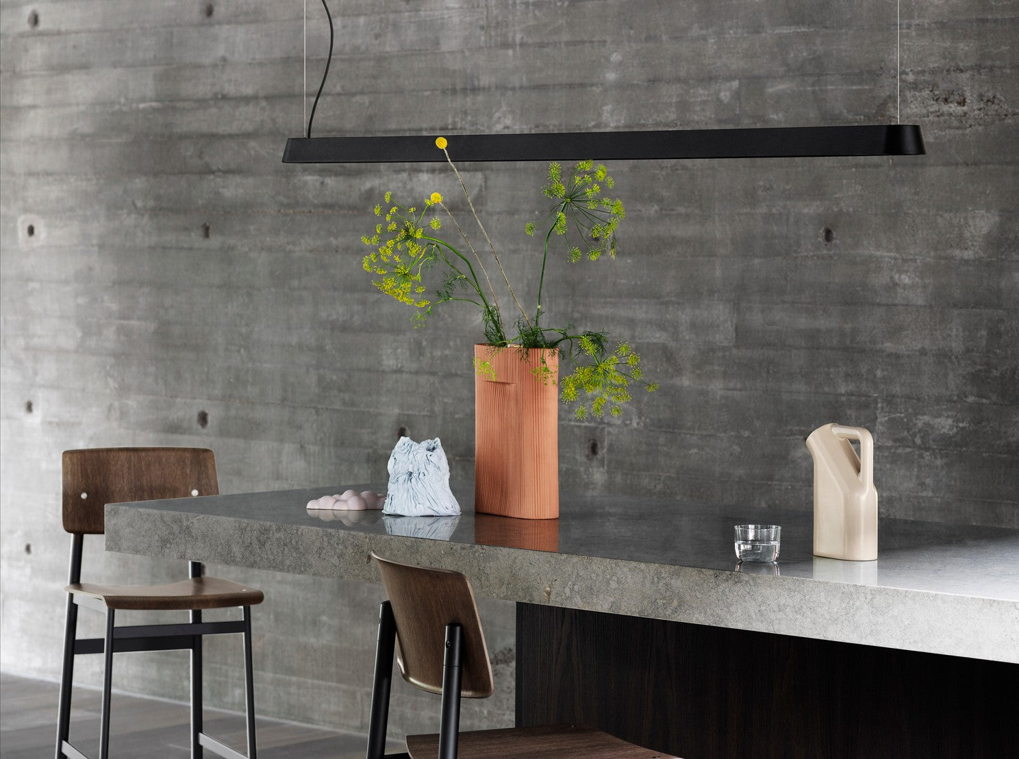 LINEAR black pendant lamp