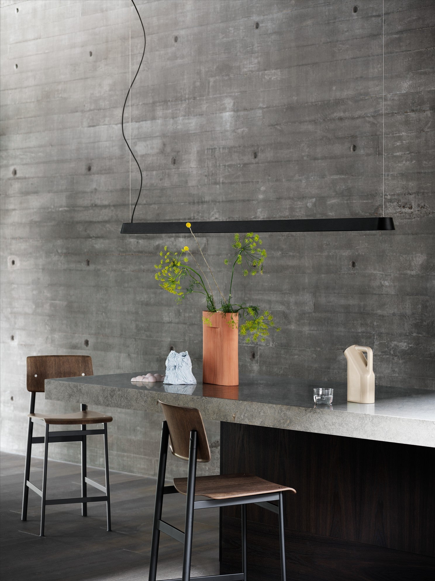 LINEAR black pendant lamp