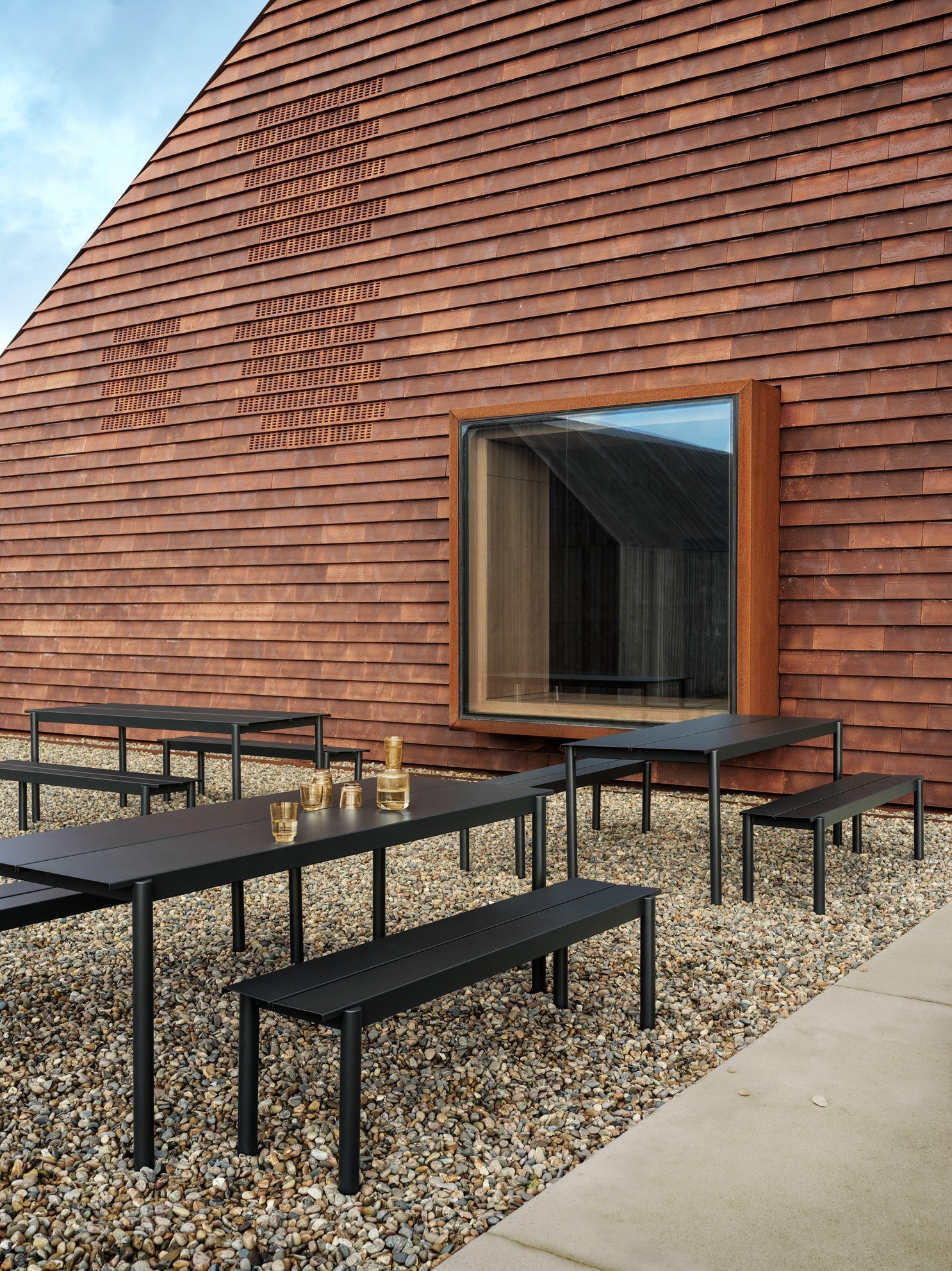 LINEAR Black Steel Outdoor Bench