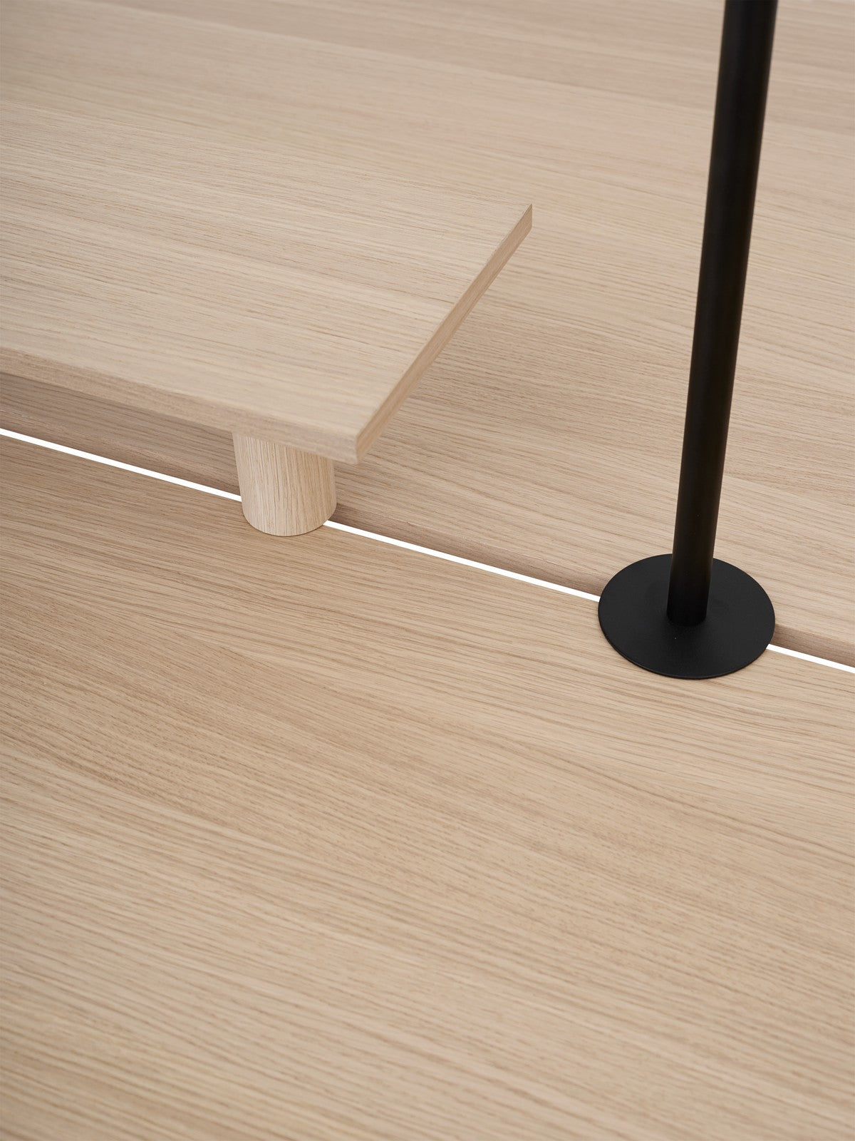 Desk lamp LINEAR black