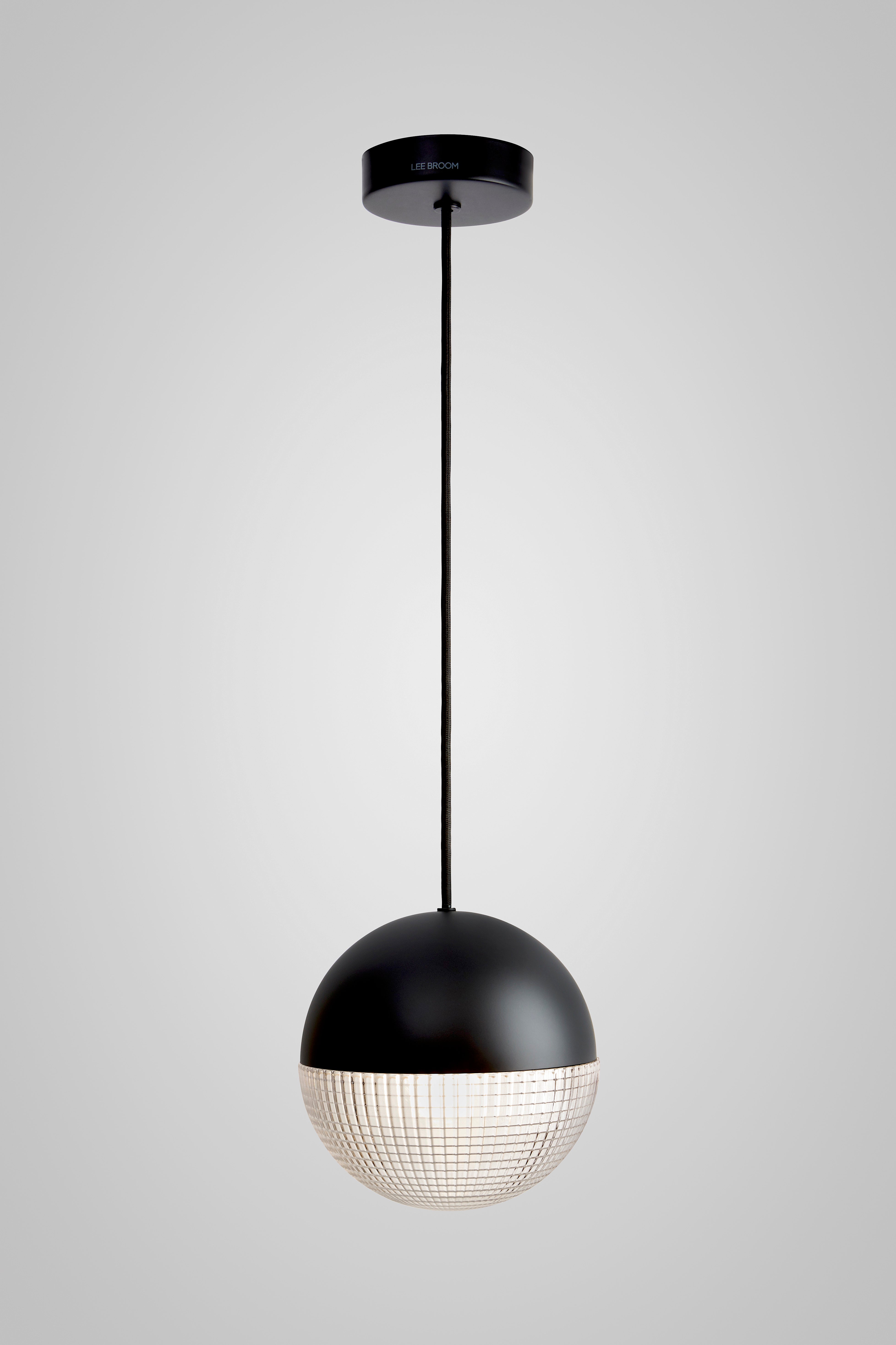LENS FLAIR Pendant Lamp in Matte Black