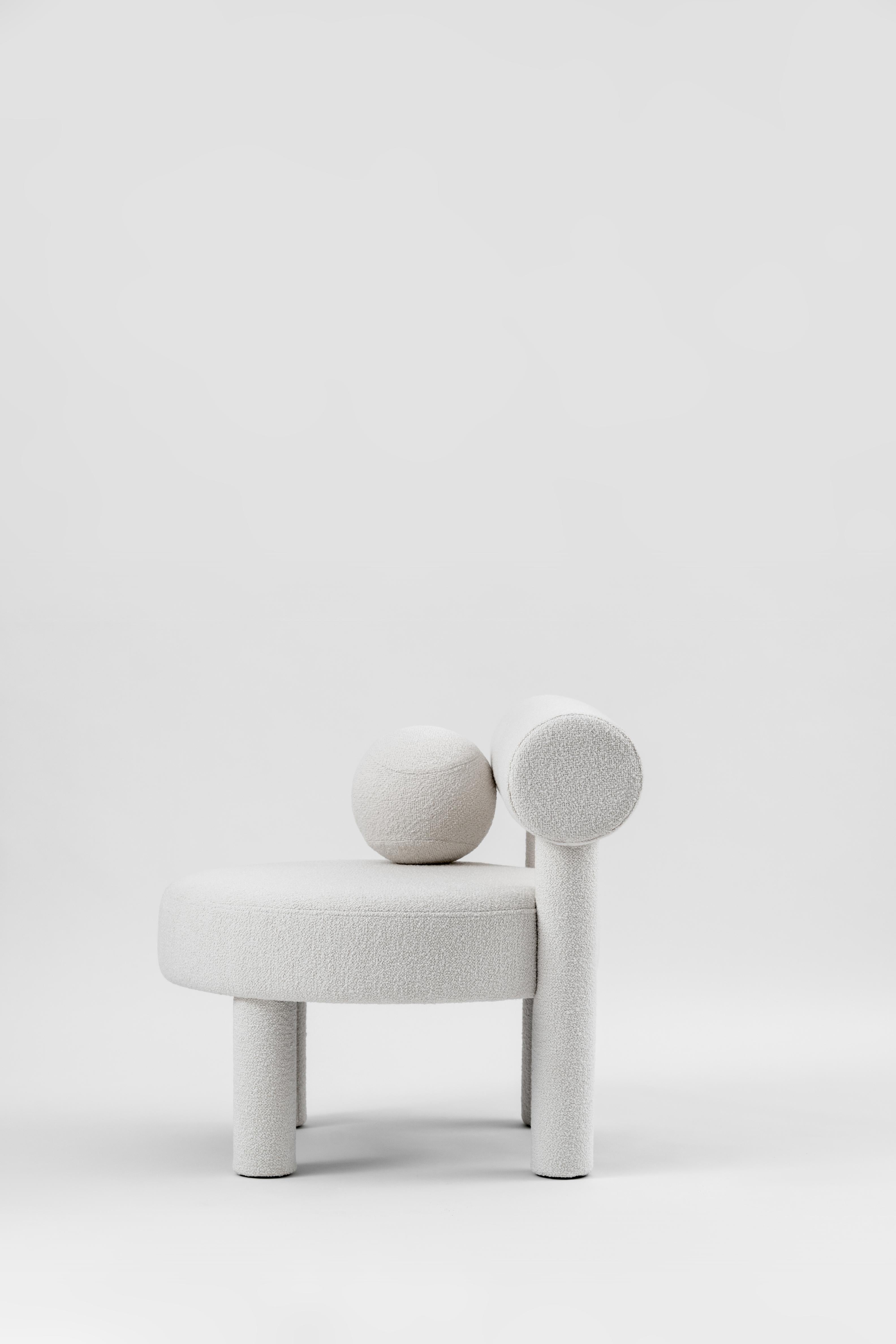 Upholstered Armchair GROPIUS CS1