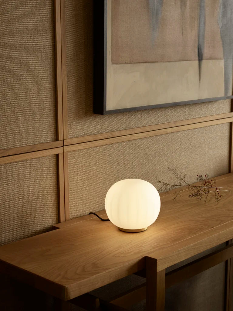 Solid Tischlampe