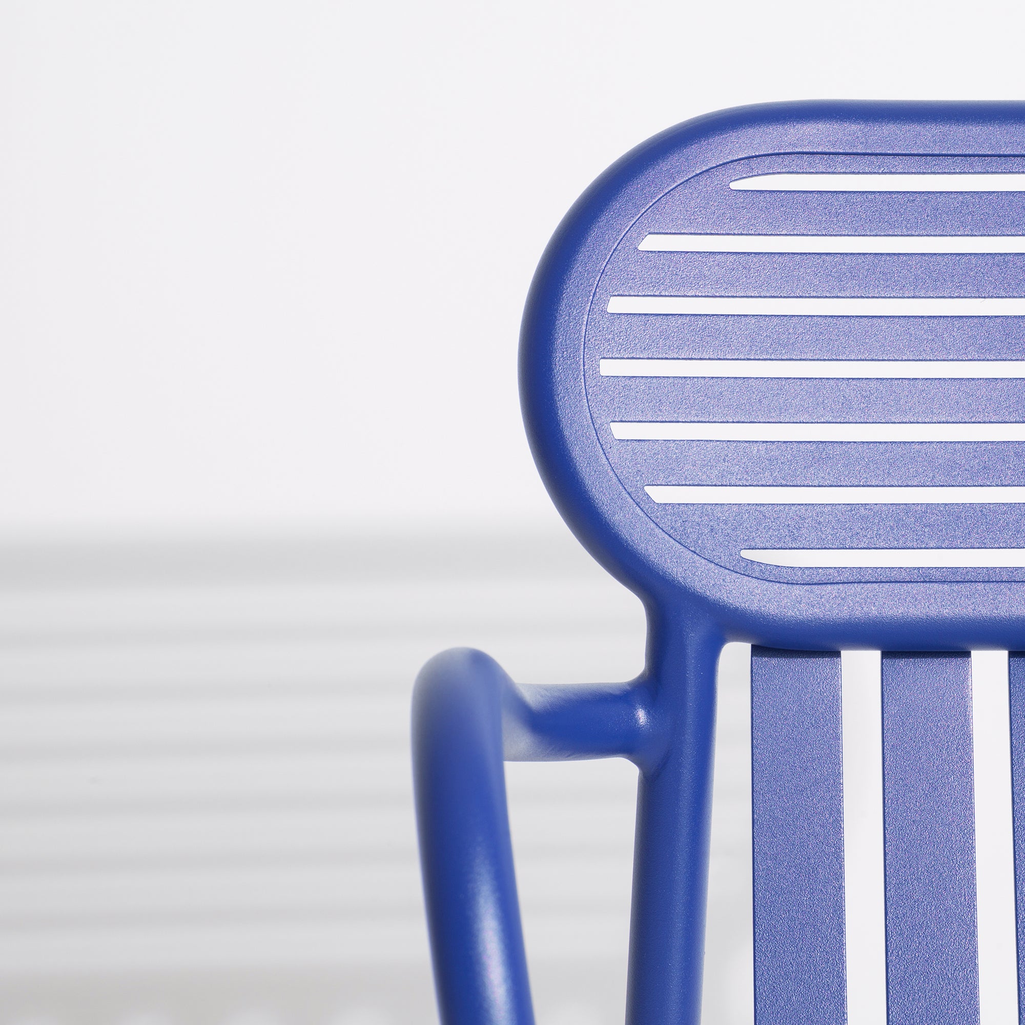WEEK-END Dark Blue Garden Chair with Armrests