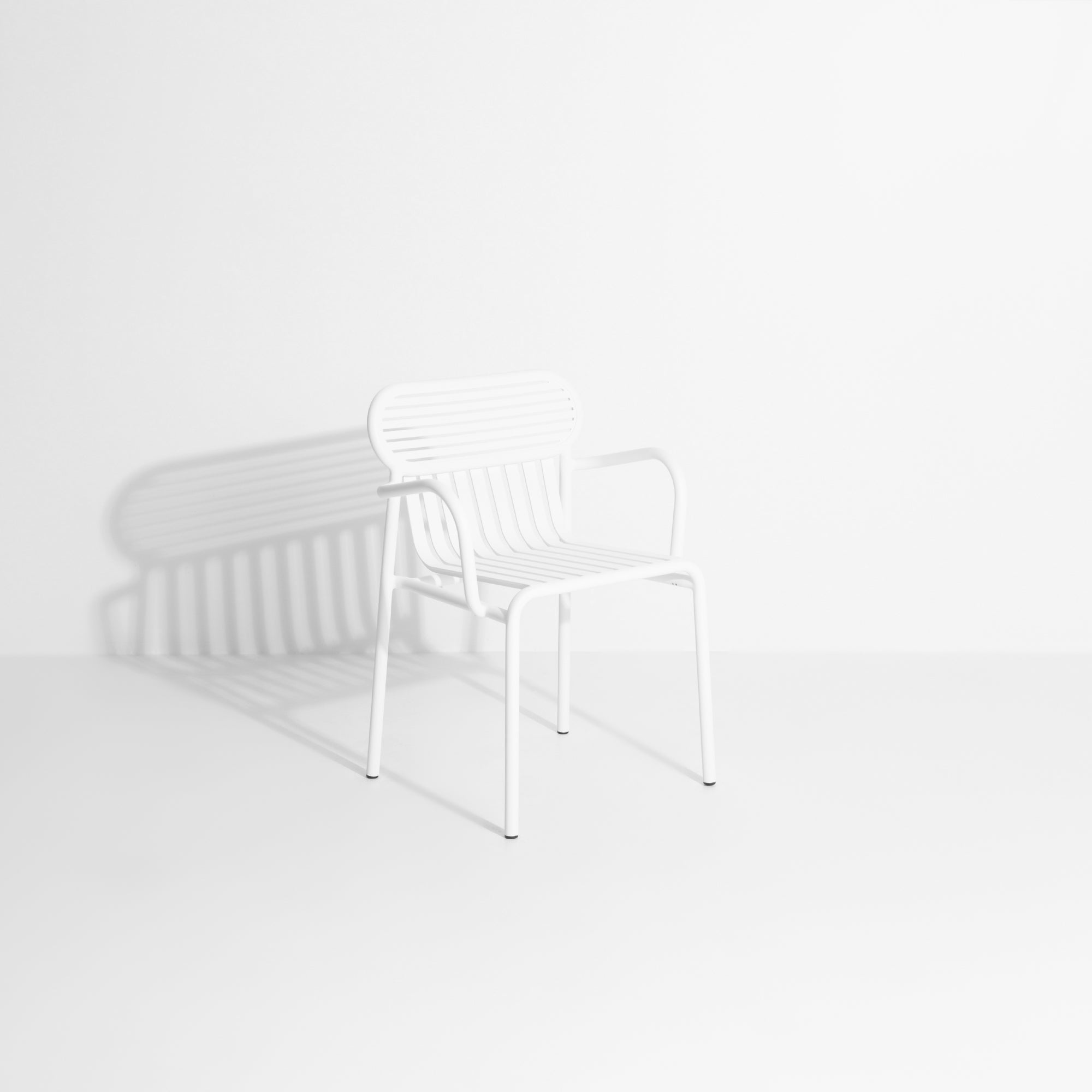 WEEK-END white garden chair with armrests