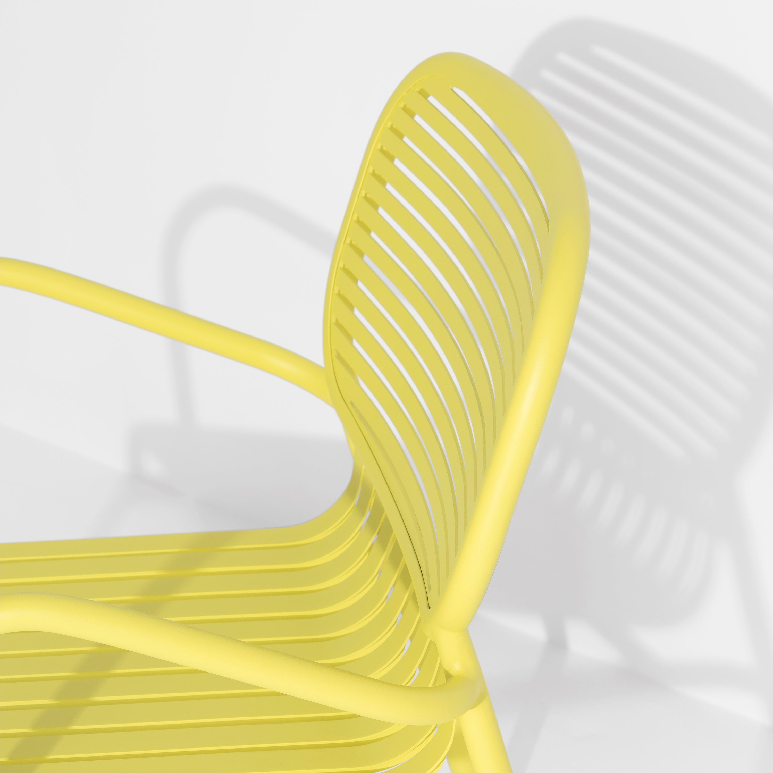 WEEK-END garden armchair in bright yellow