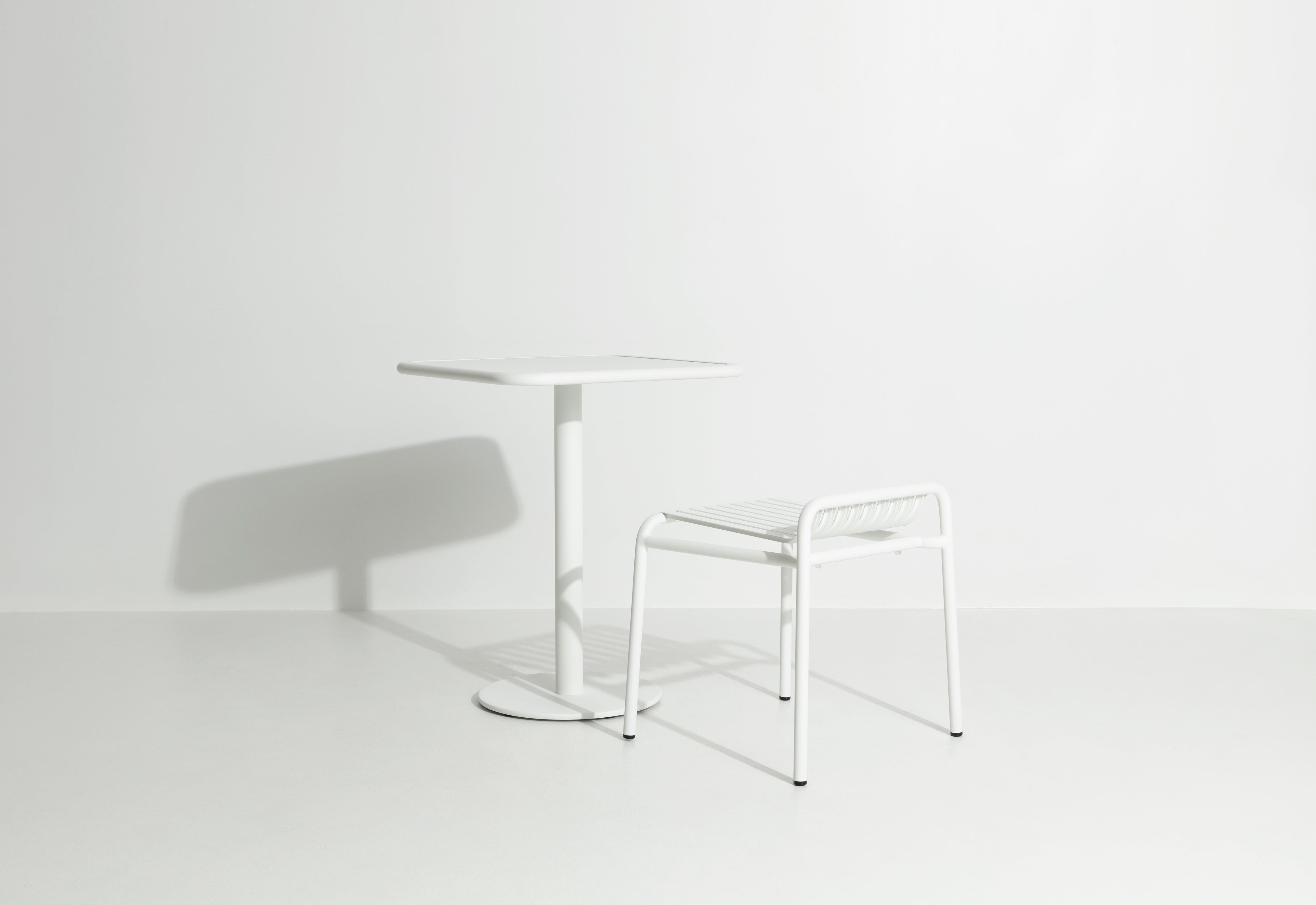 WEEK-END garden stool in pale pink
