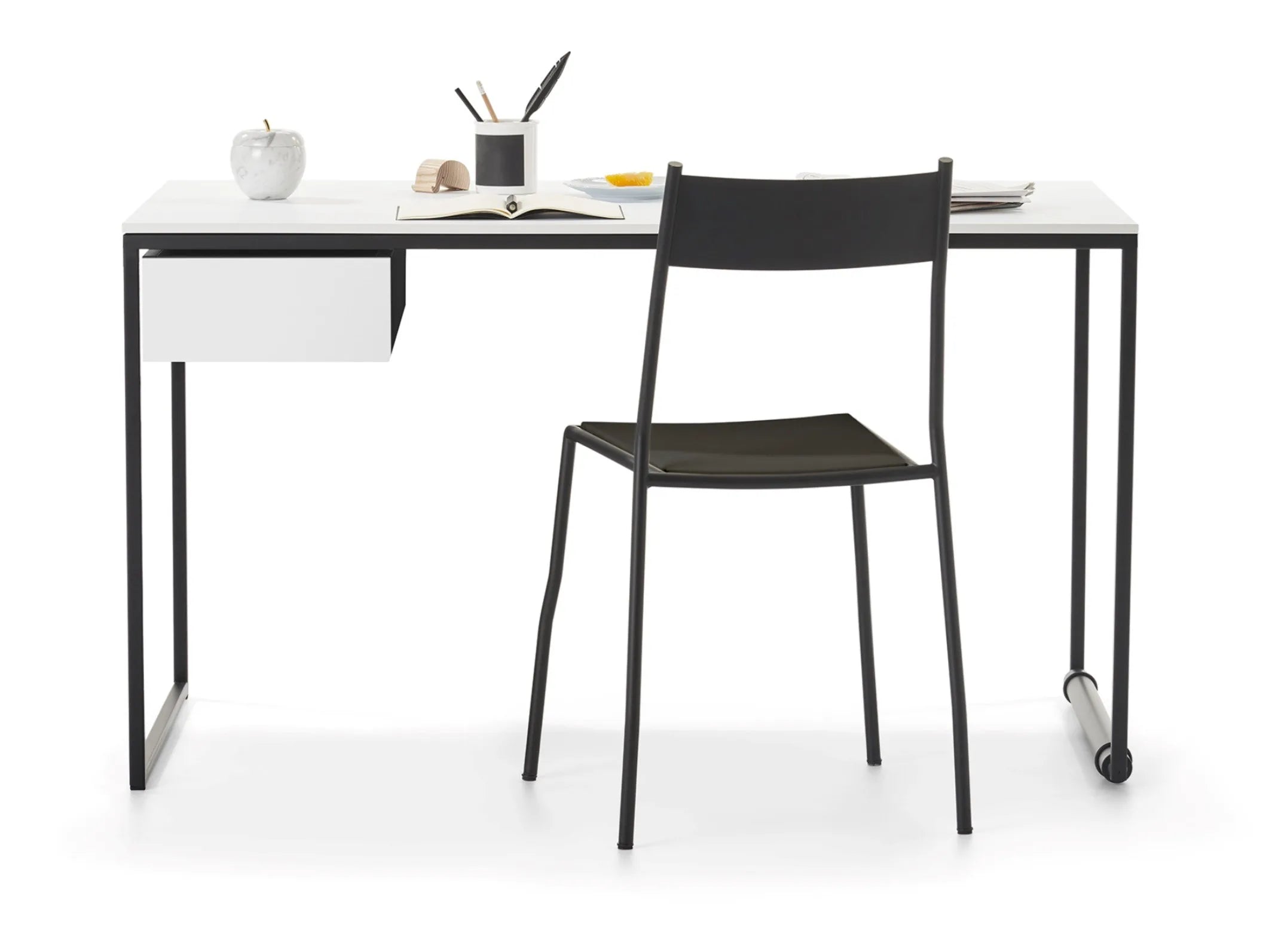 MACIS white desk