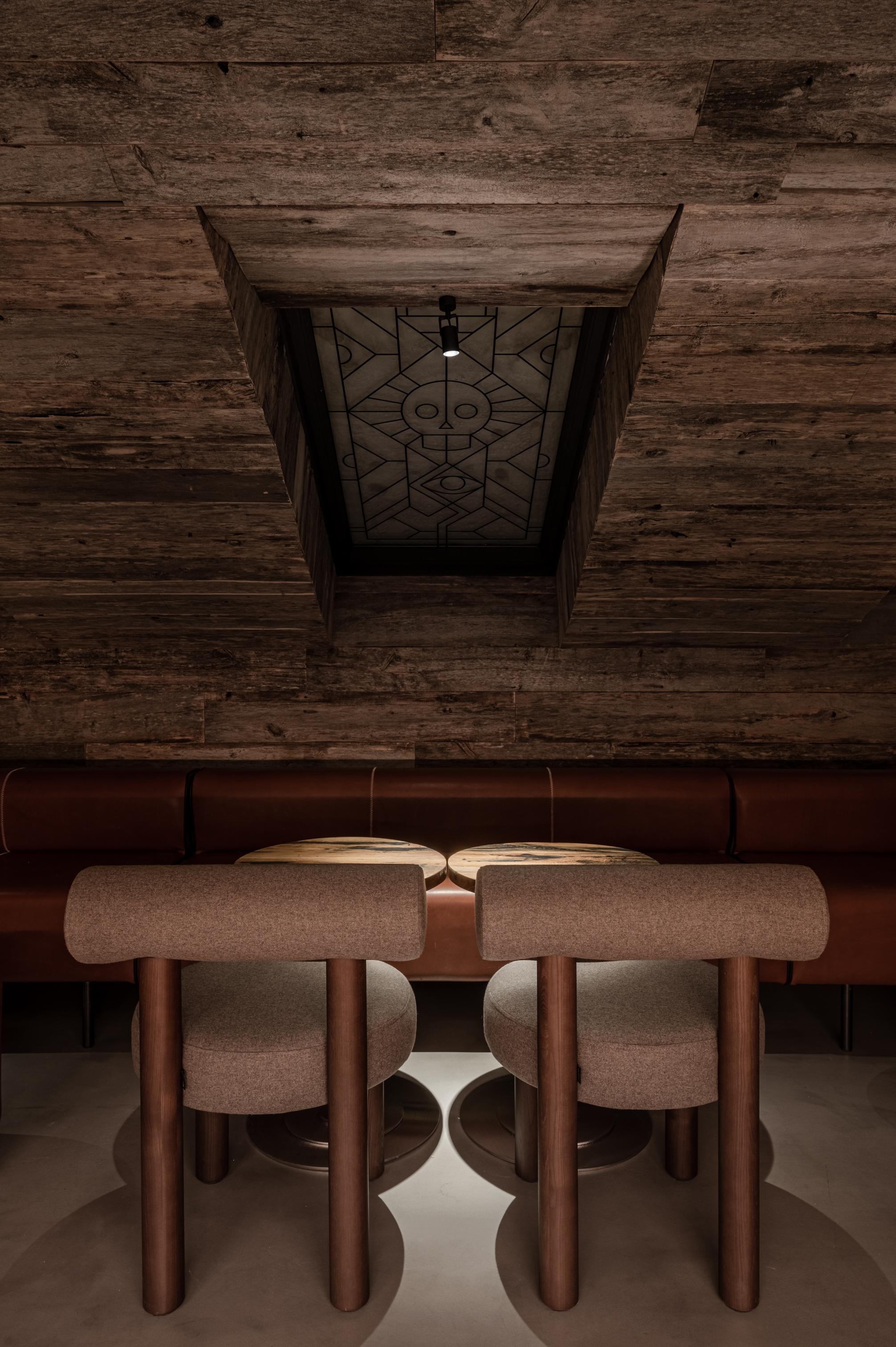 Upholstered GROPIUS CS2 Chair with Wooden Base