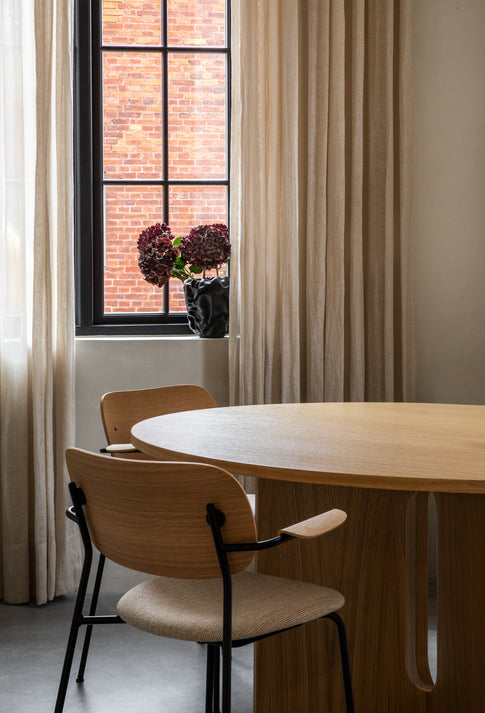 ANDROGYNE table oak wood