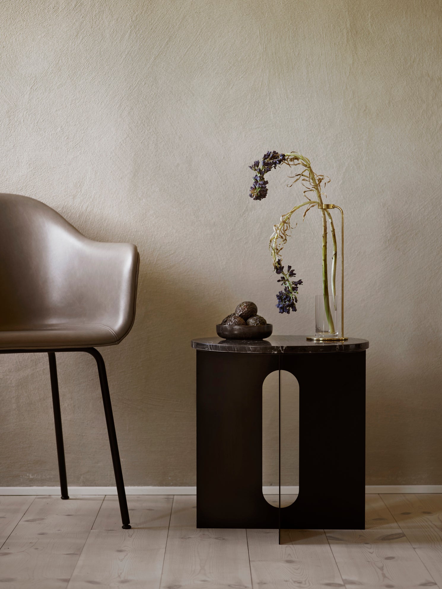 ANDROGYNE Beistelltisch schwarzer Marmor