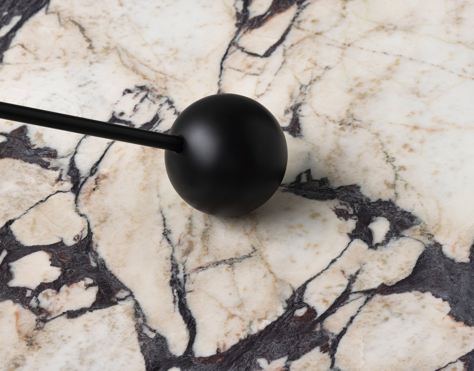 Świecznik INTERCONNECT brązowany mosiądz