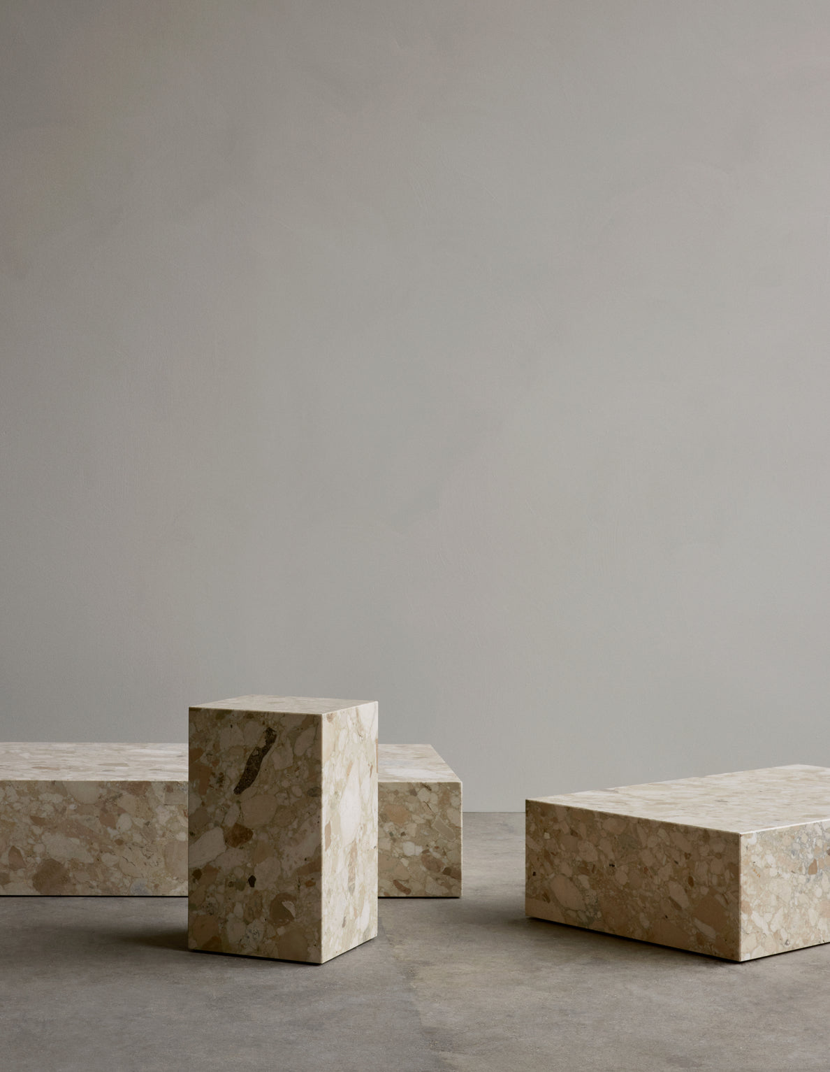PLINTH Beistelltisch Sandstein