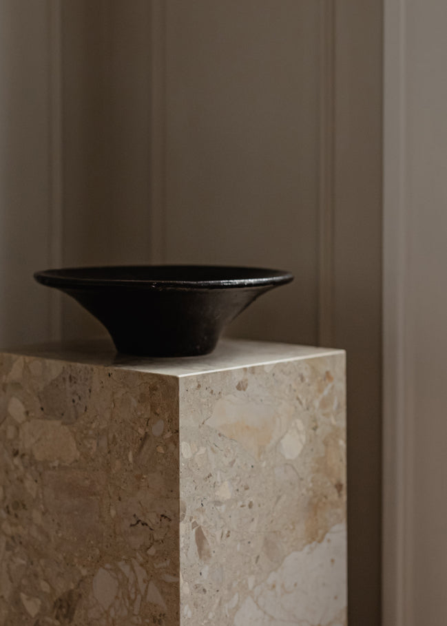 PLINTH Beistelltisch Sandstein