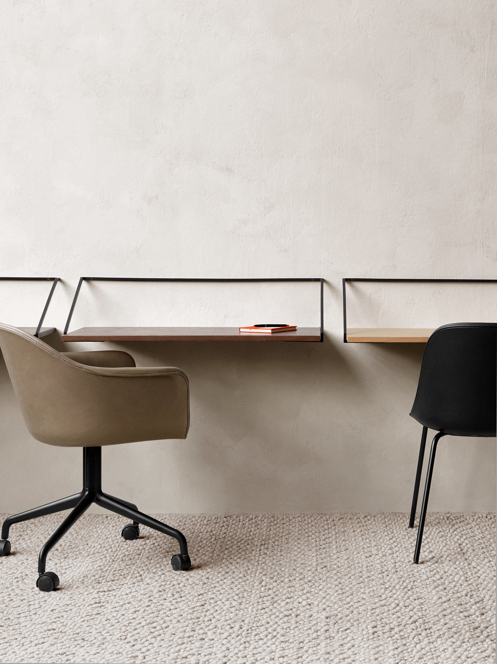 HARBOUR chair black leather with black steel base