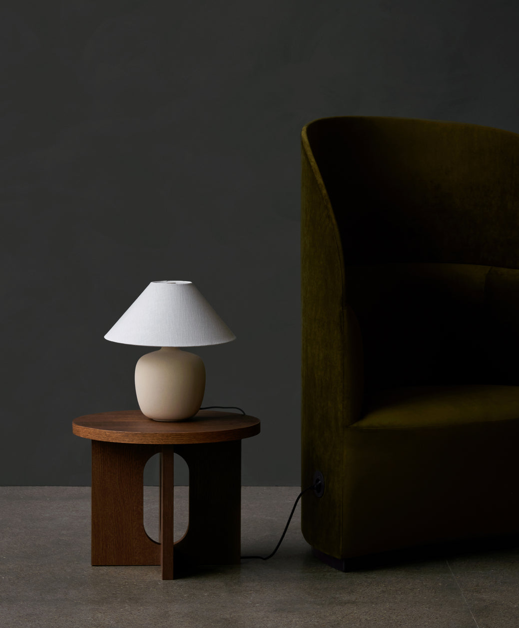 ANDROGYNE side table dark oak wood