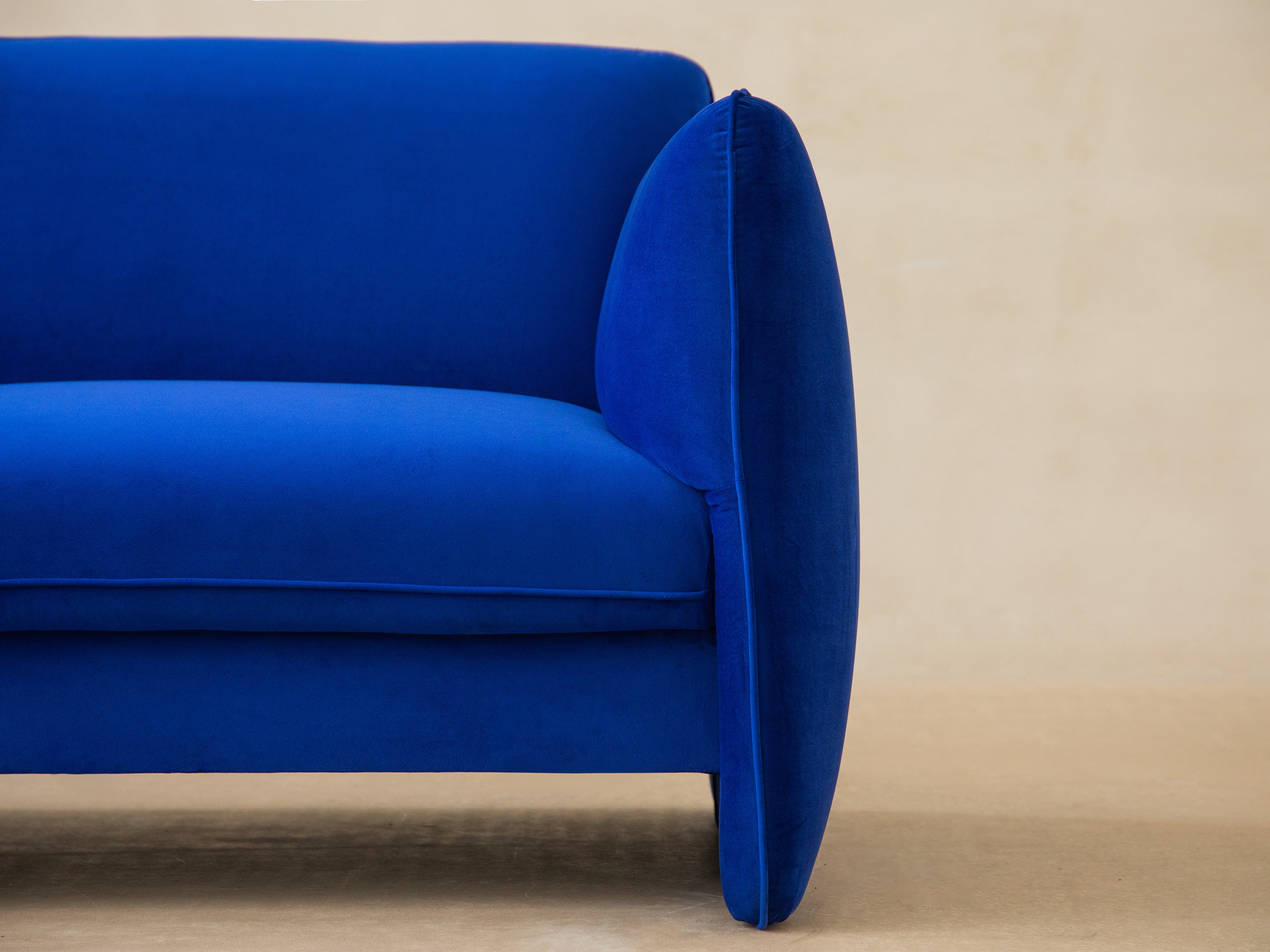 Sofa aksamitna 2-osobowa GEORGIA jasnoszary