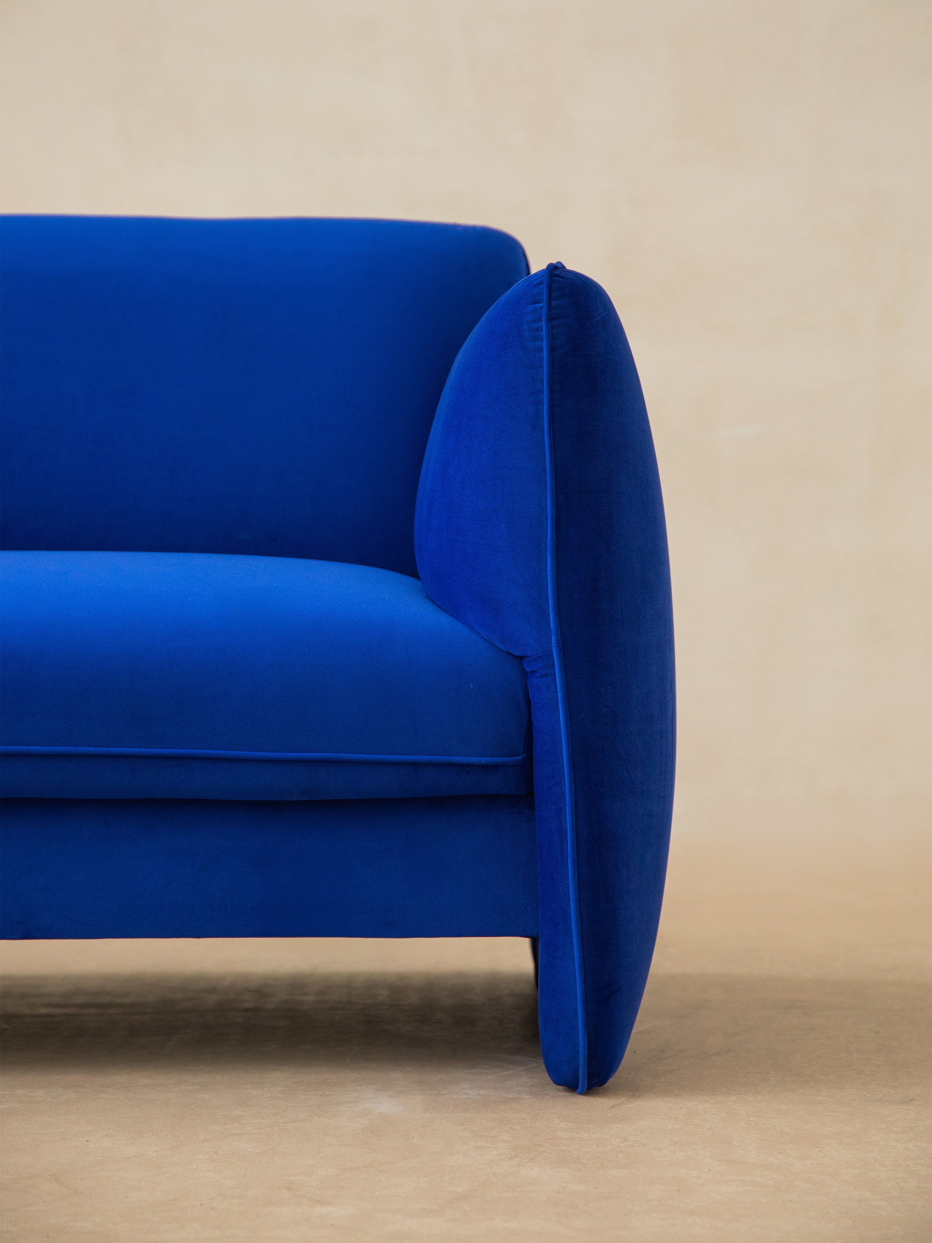 Sofa aksamitna 2-osobowa GEORGIA jasnoszary