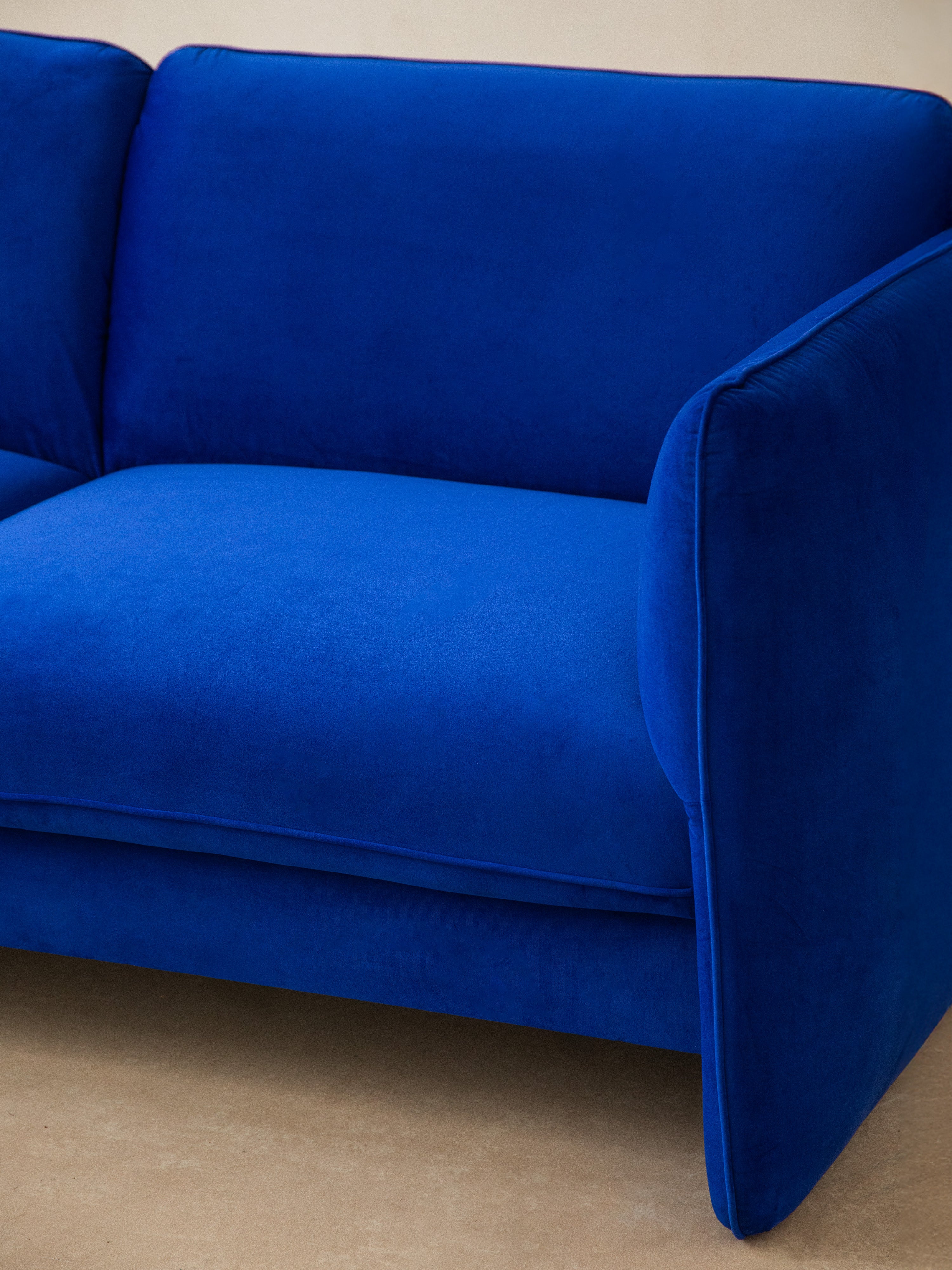 Sofa aksamitna 2-osobowa GEORGIA jasnoszary