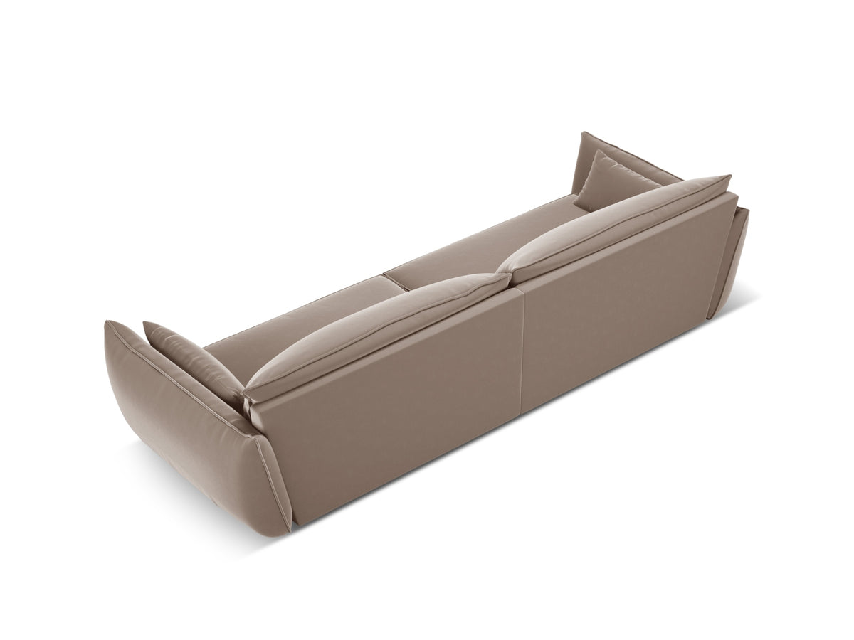 Sofa aksamitna 4-osobowa KAELLE cappuccino – ujęcie tylne