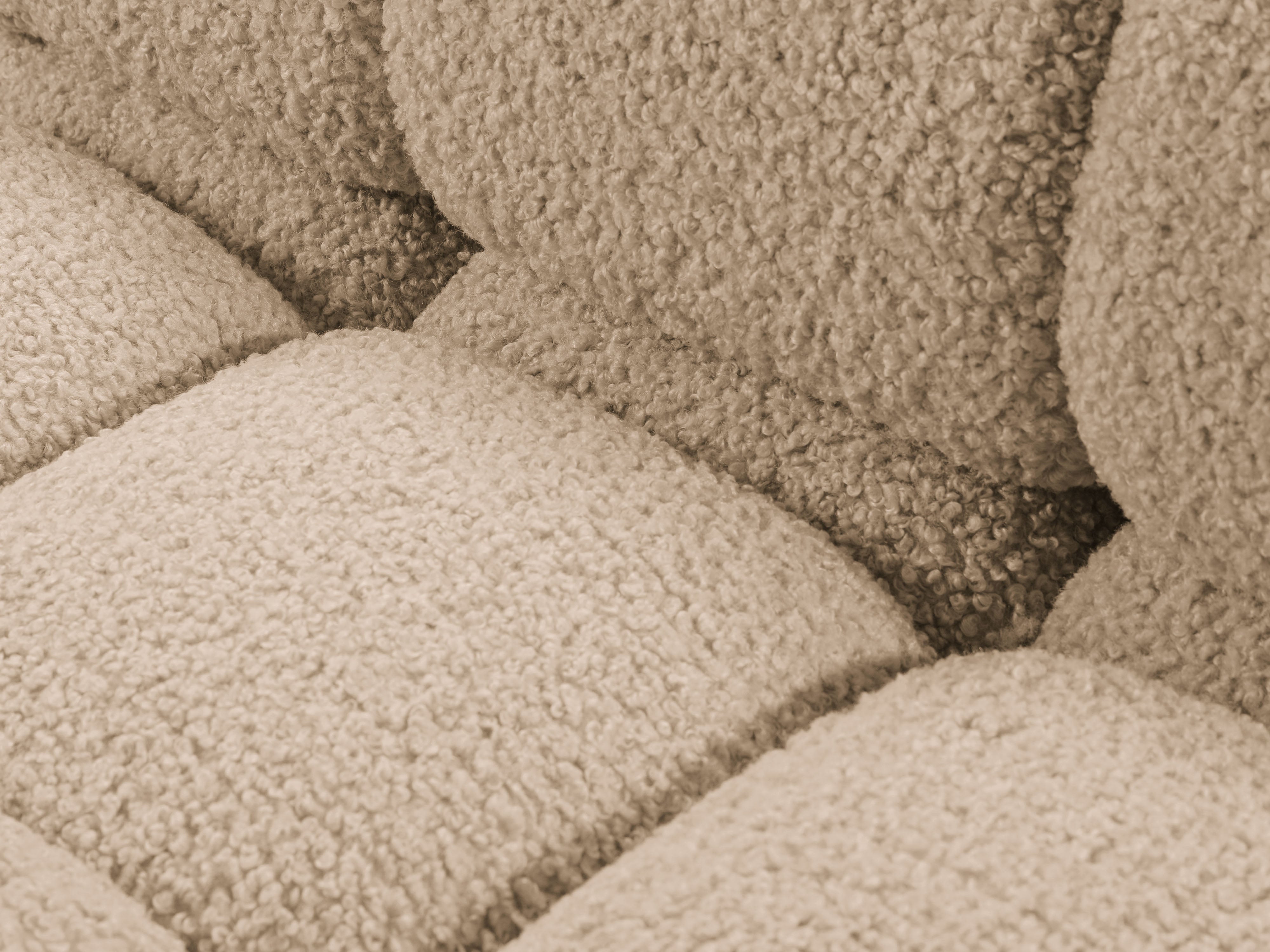 Right-facing BELLIS chaise longue in sandy boucle